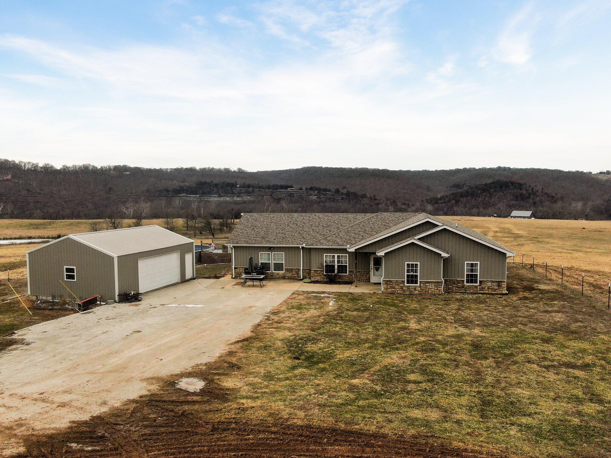 3030 Horsecreek Road Property Photo 3