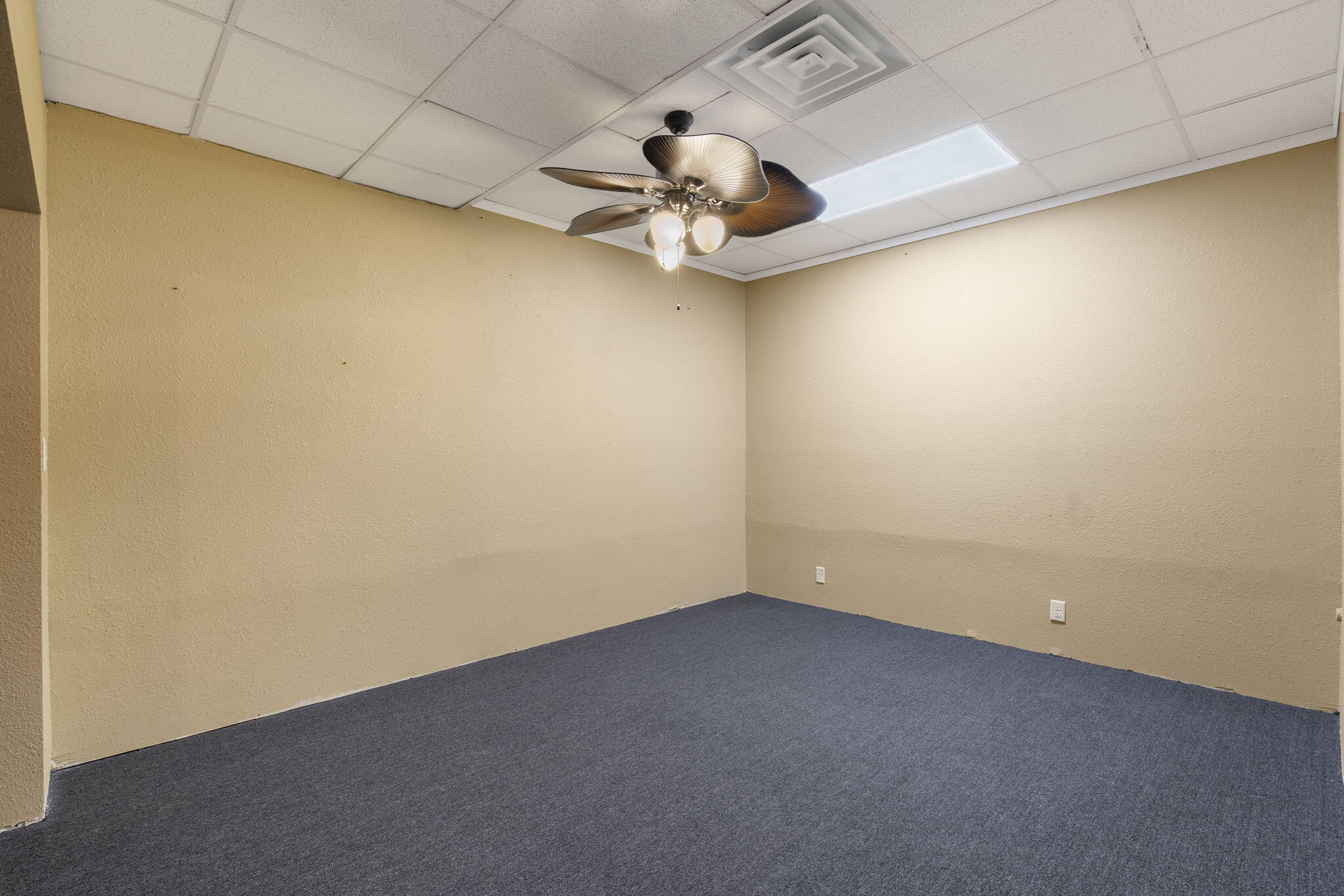 22188 Main Street Property Photo 18