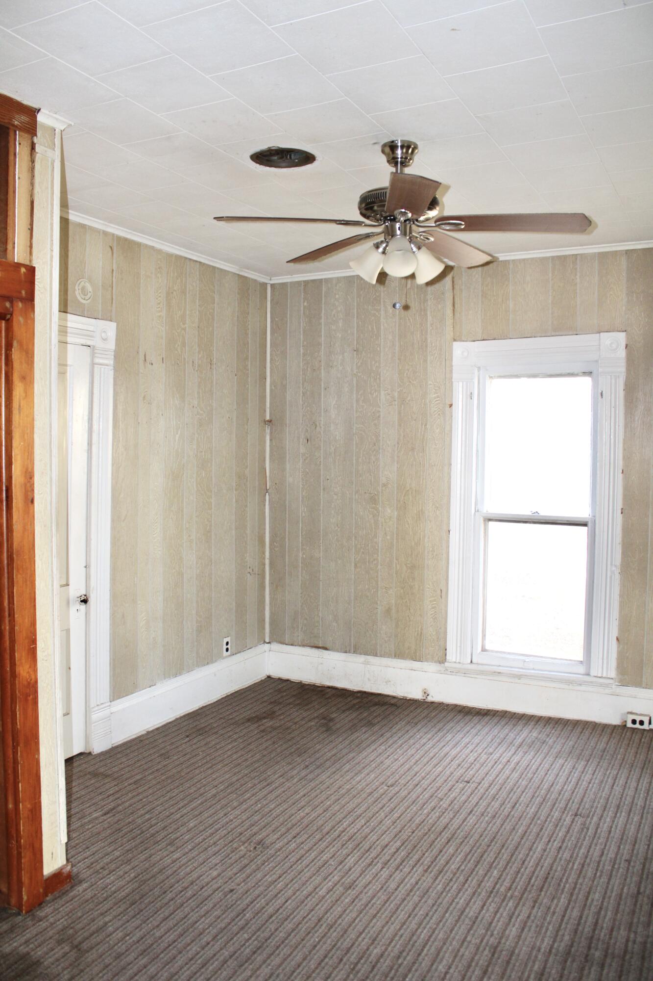 1015 West Daugherty Street Property Photo 6