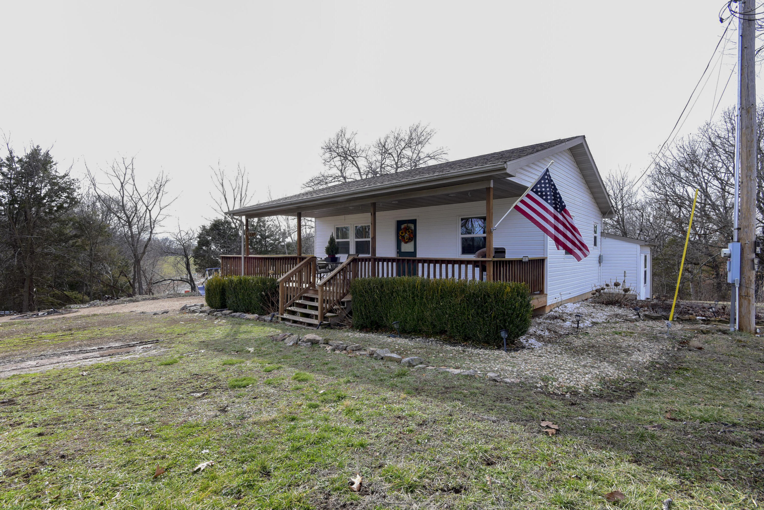 22281 Farm Road 2180 Property Photo