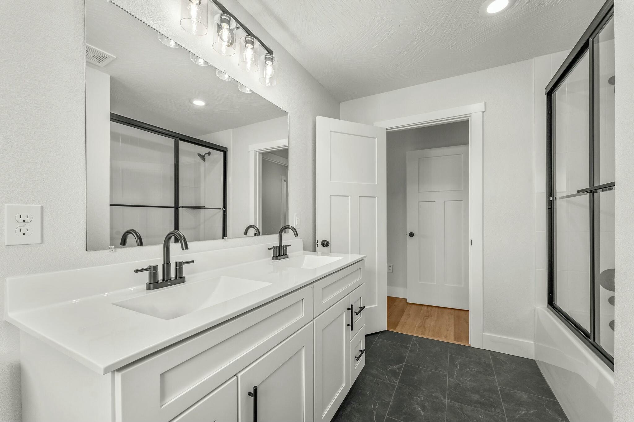 399 State Highway J Property Photo 19