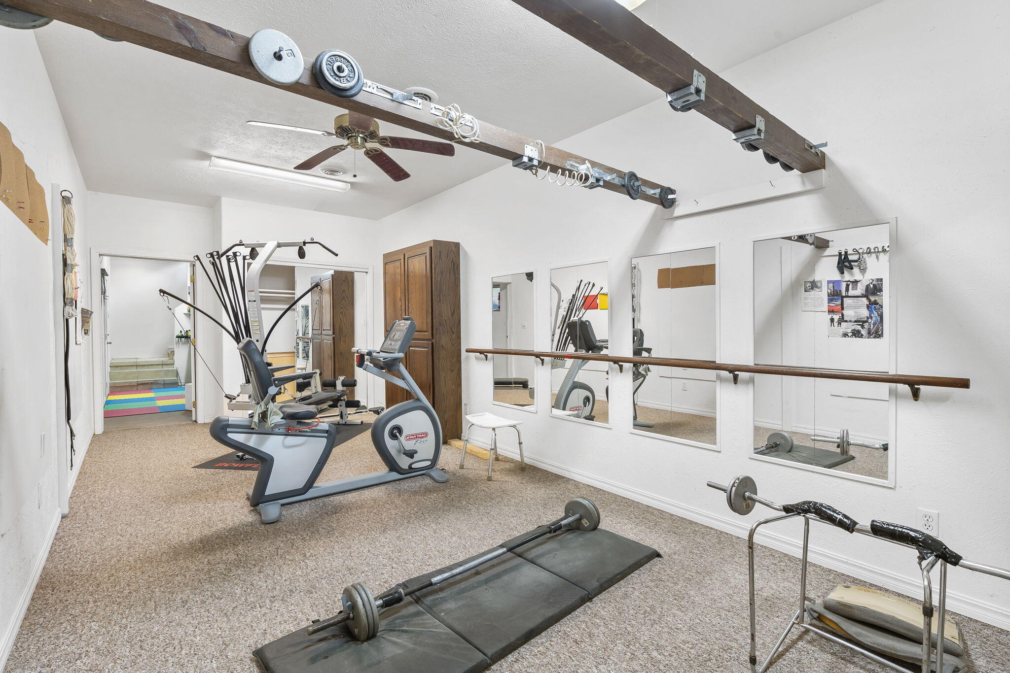 2020 Persimmon Hill Lane Property Photo 4