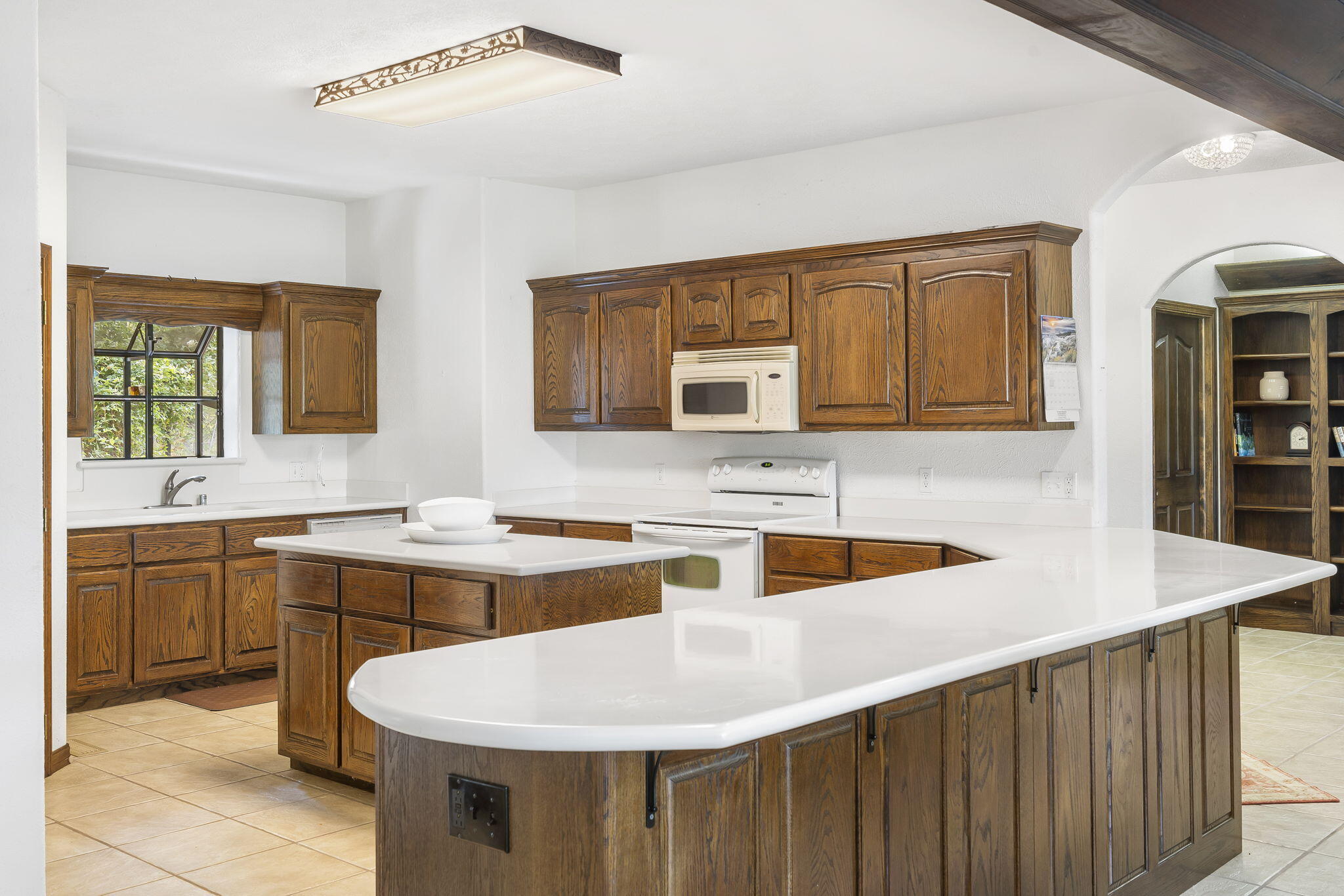 2020 Persimmon Hill Lane Property Photo 12