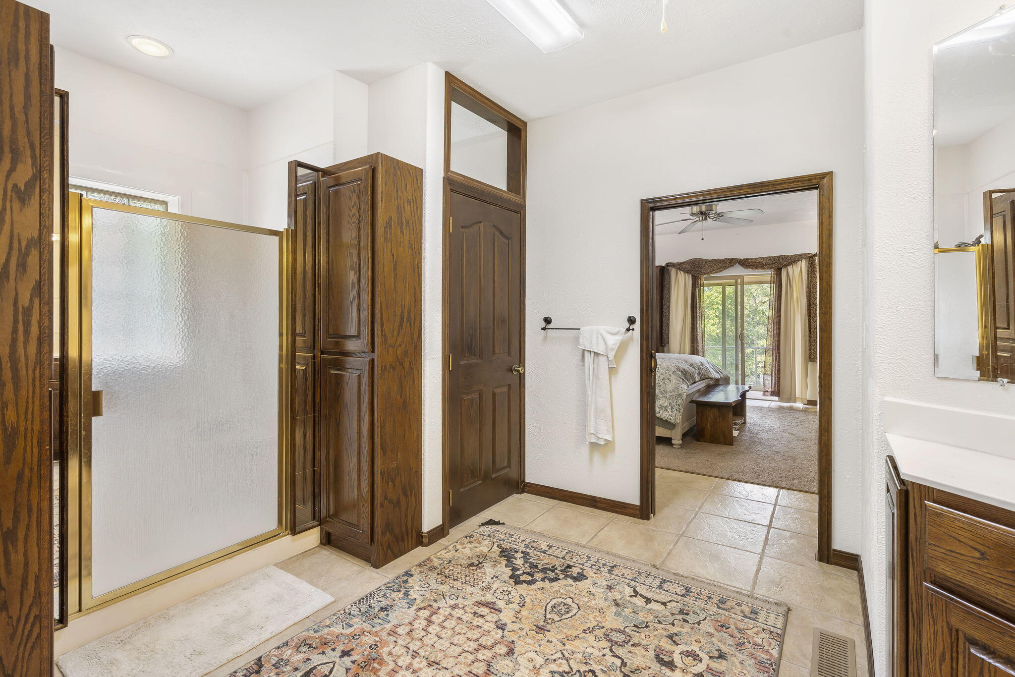 2020 Persimmon Hill Lane Property Photo 17