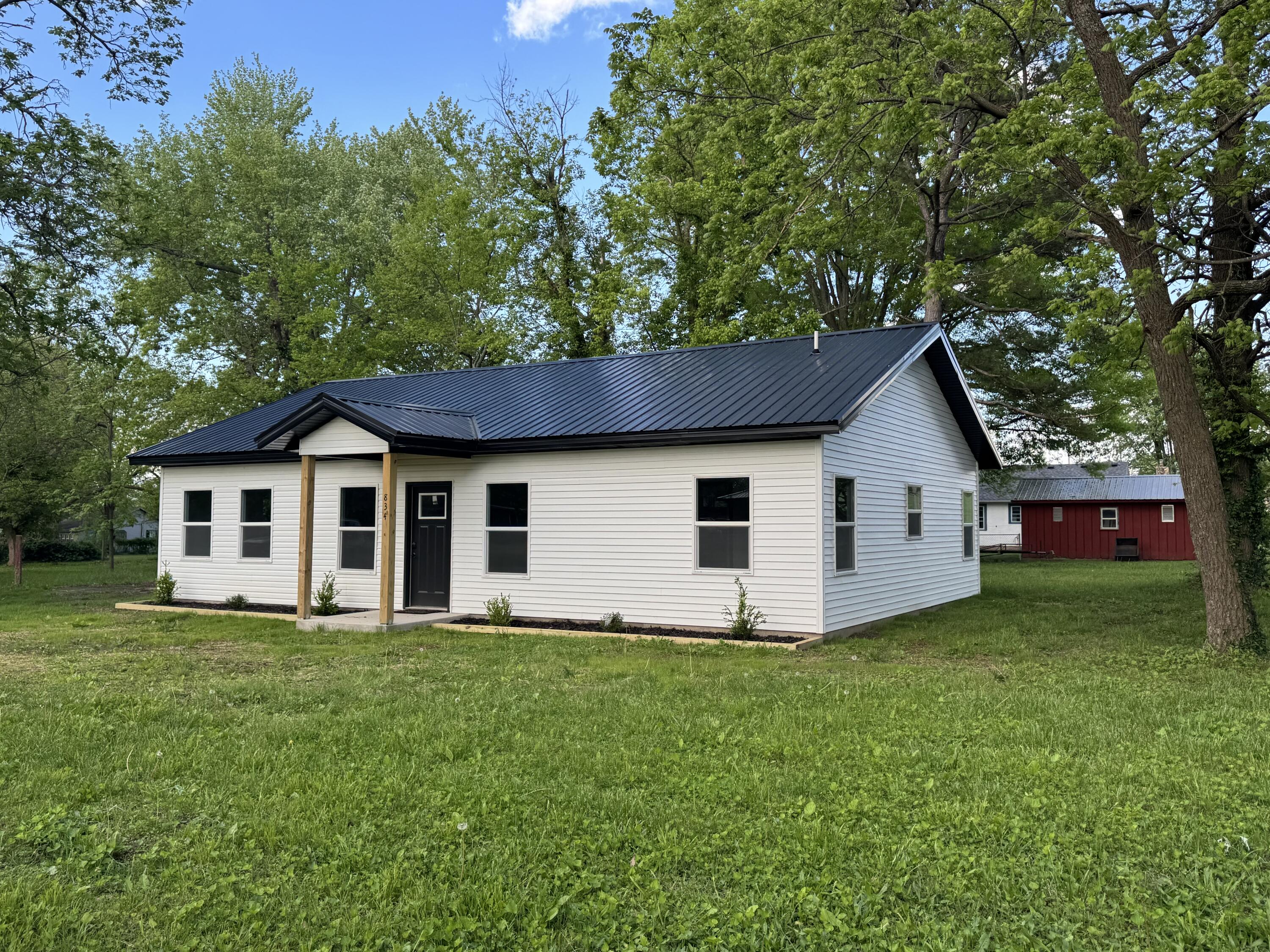 834 Morris Avenue Property Photo 3