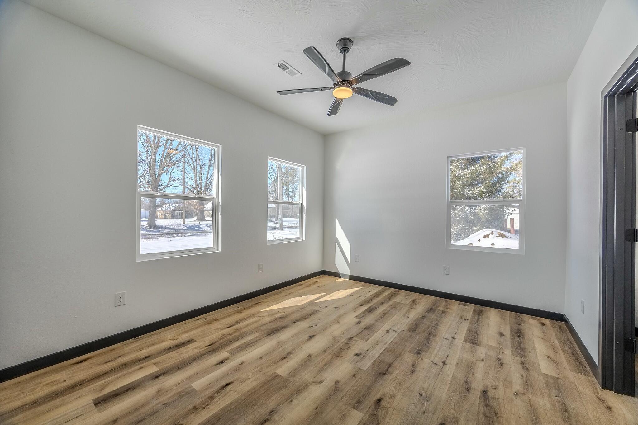 834 Morris Avenue Property Photo 12