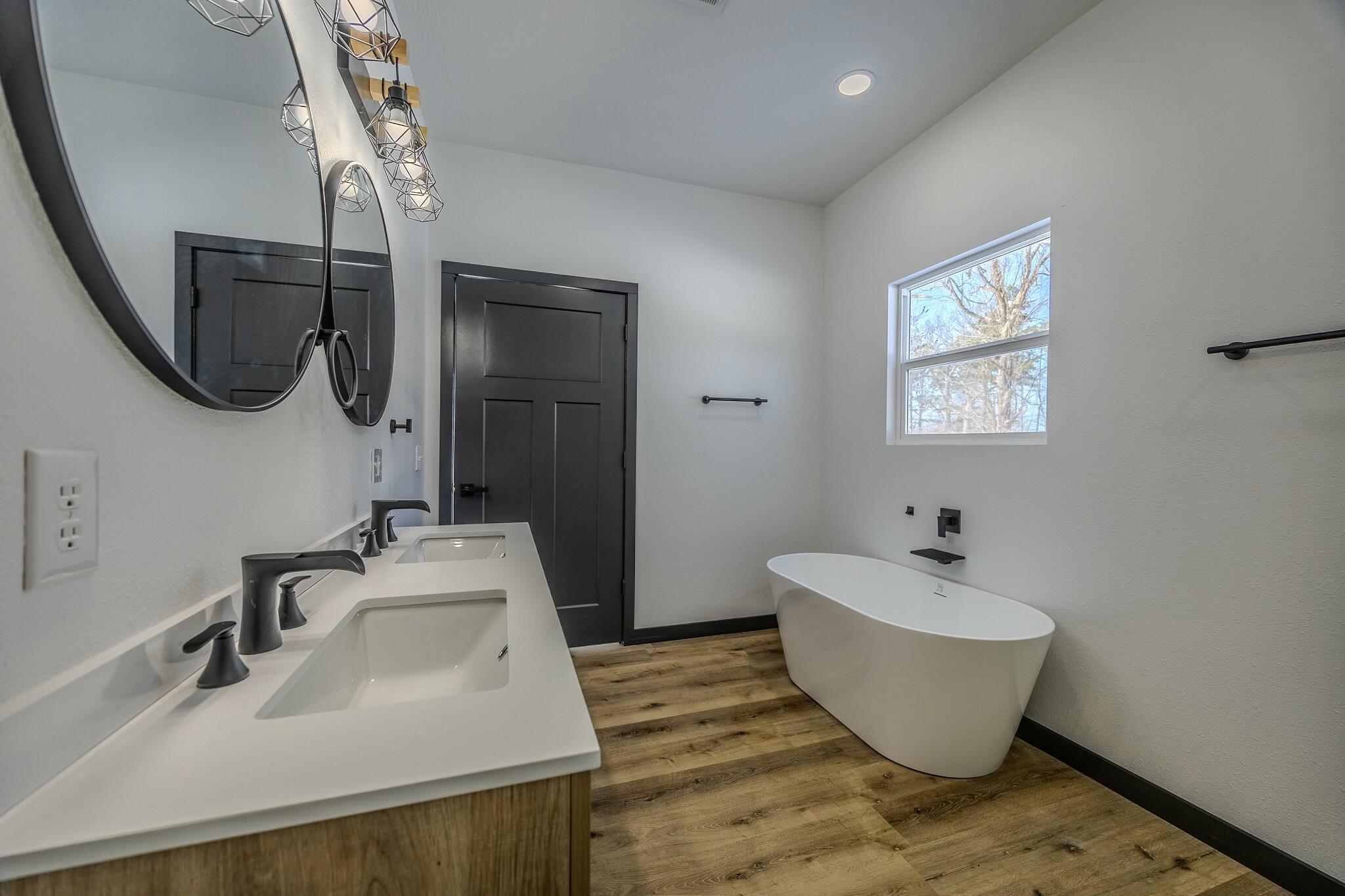 834 Morris Avenue Property Photo 17
