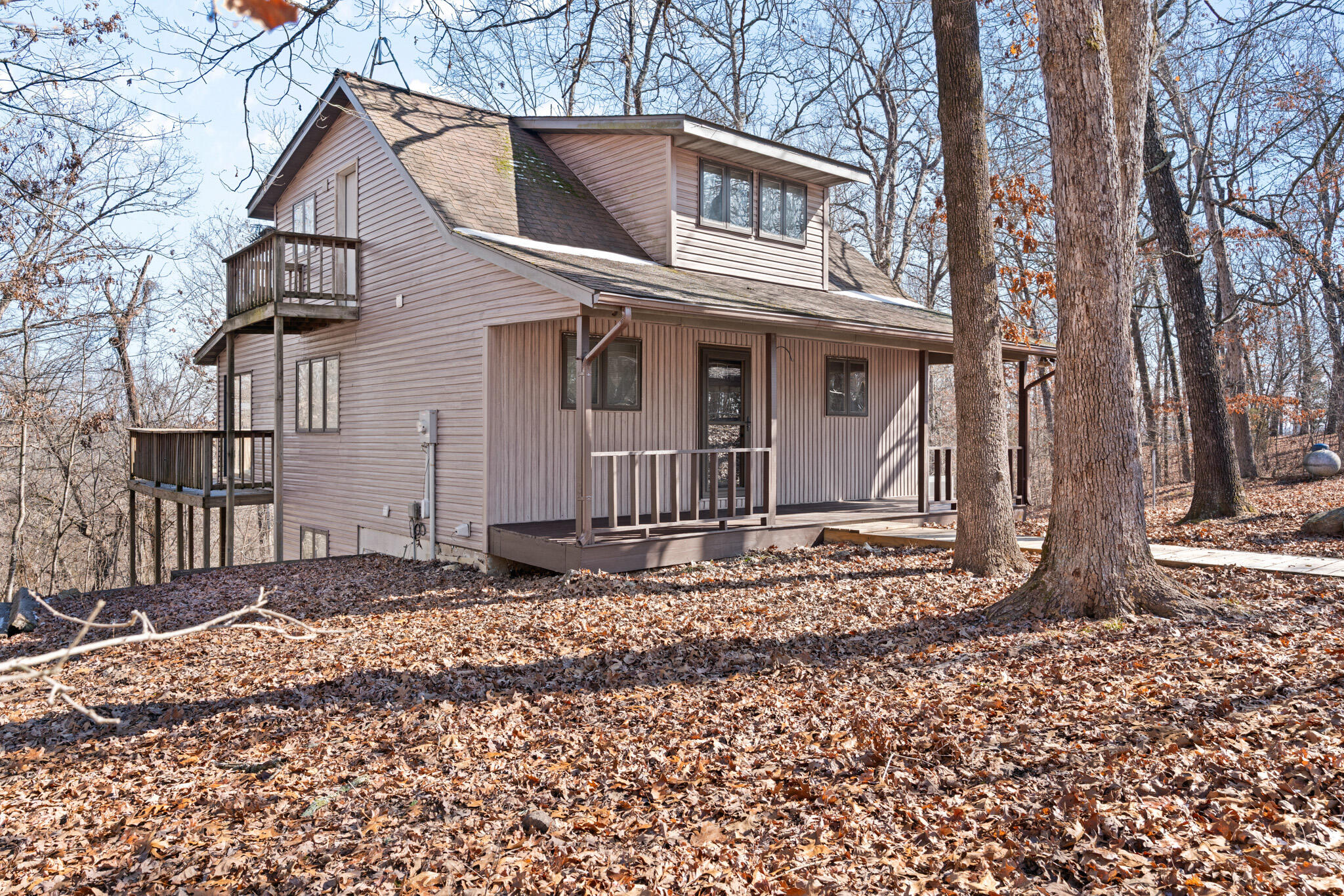 730 County Rd 815 Property Photo 2