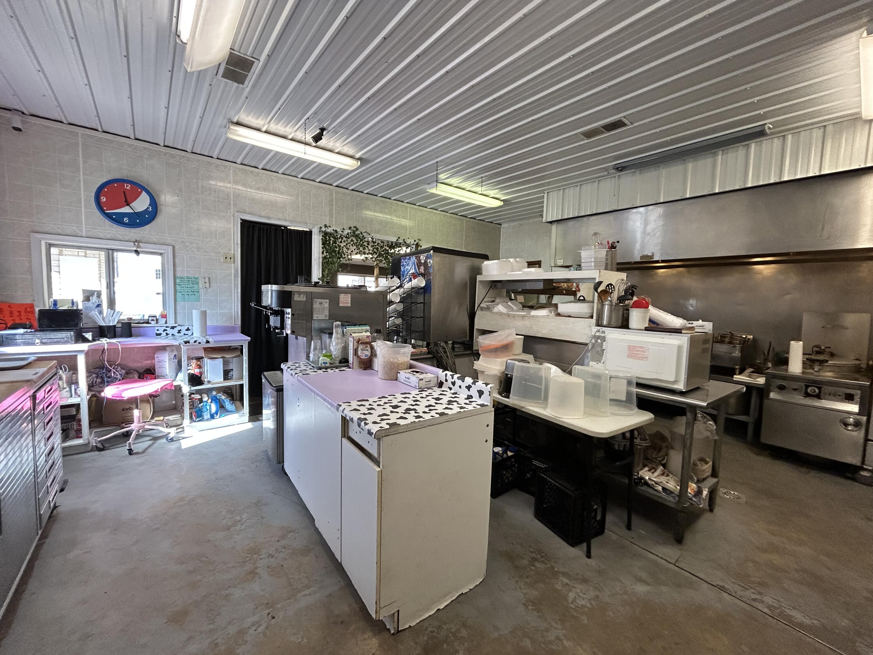 304 South Market Street Property Photo 6