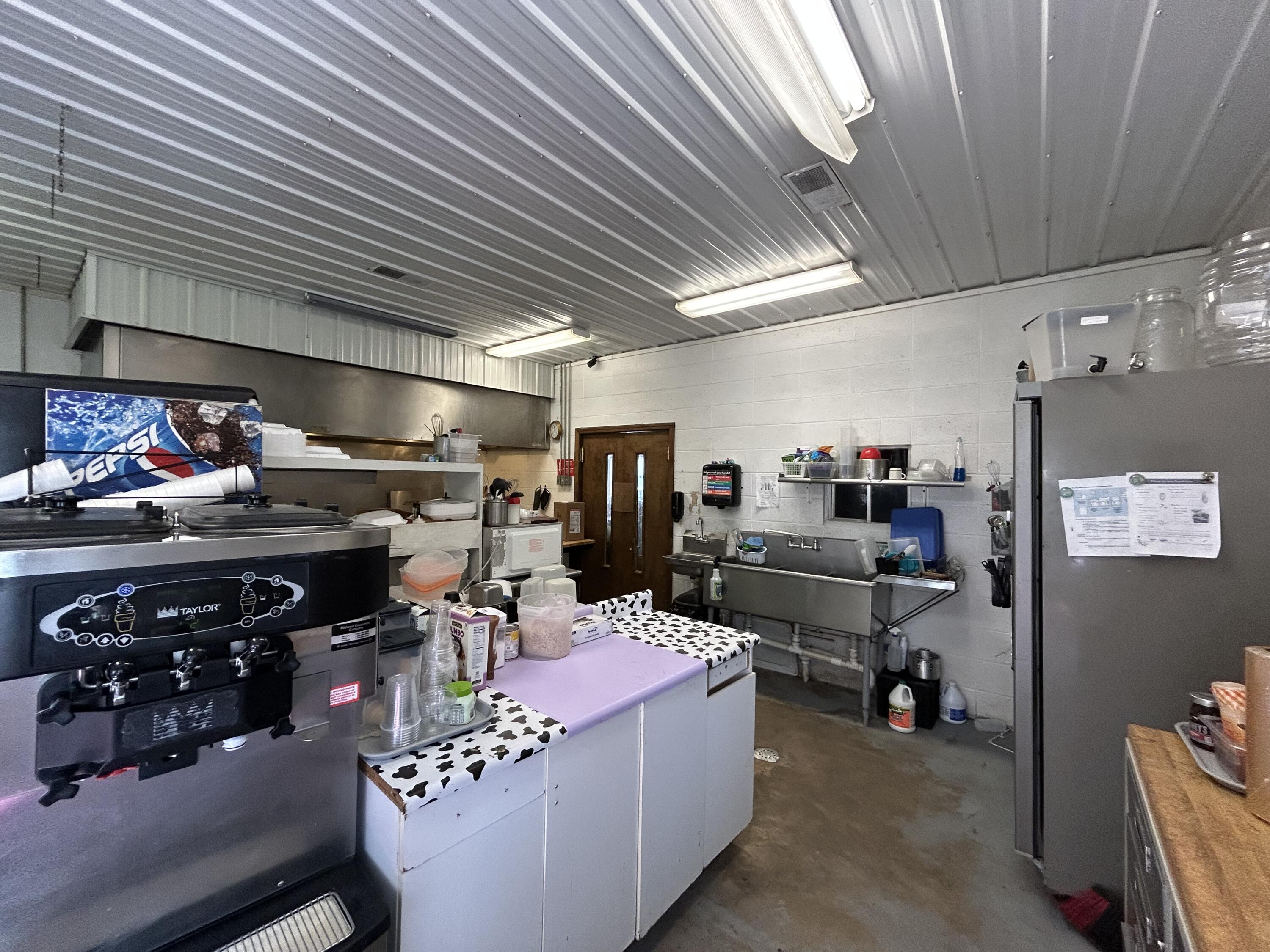 304 South Market Street Property Photo 14