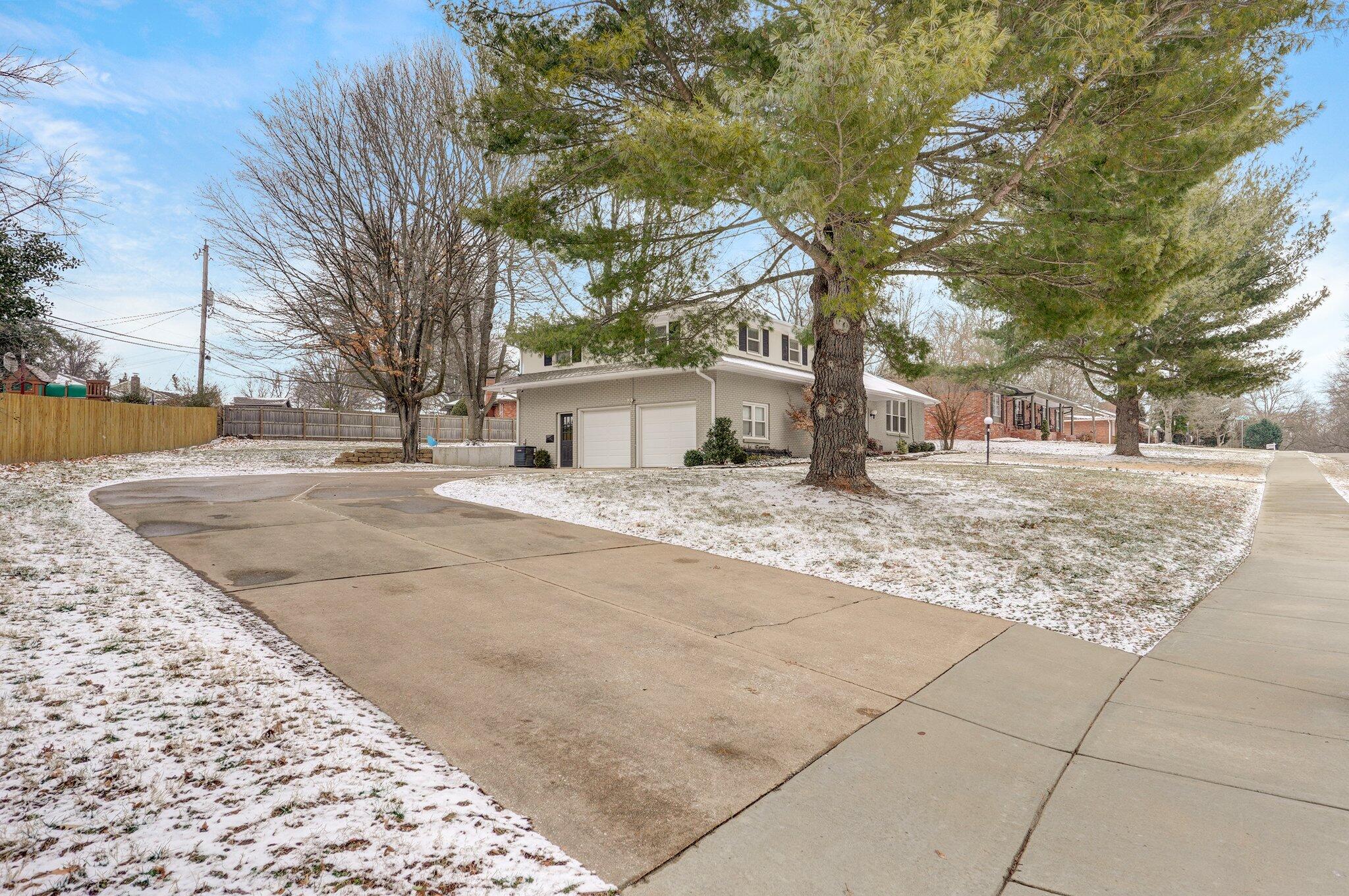 2443 East Greenwood Street Property Photo 4