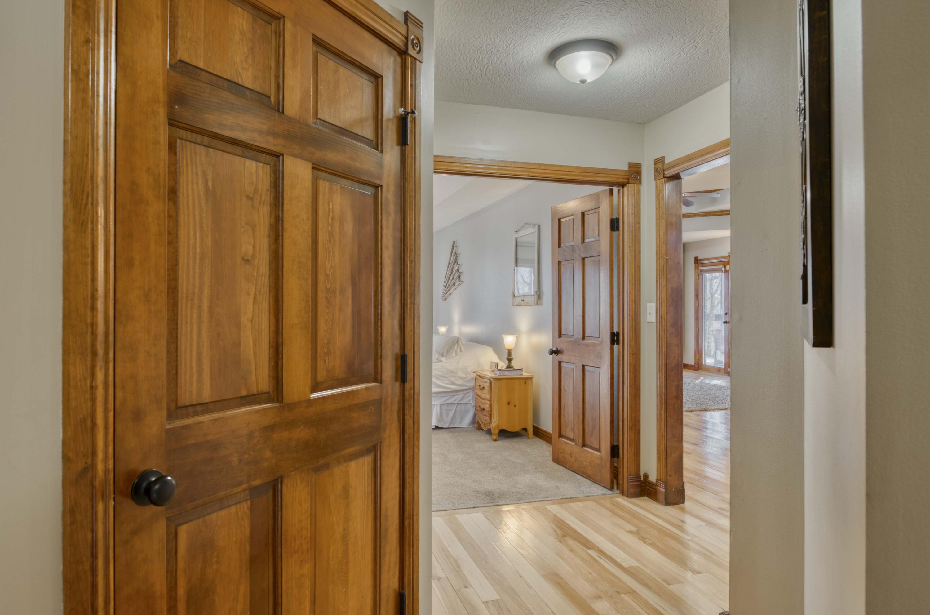 787 West Kingsway Drive Property Photo 28