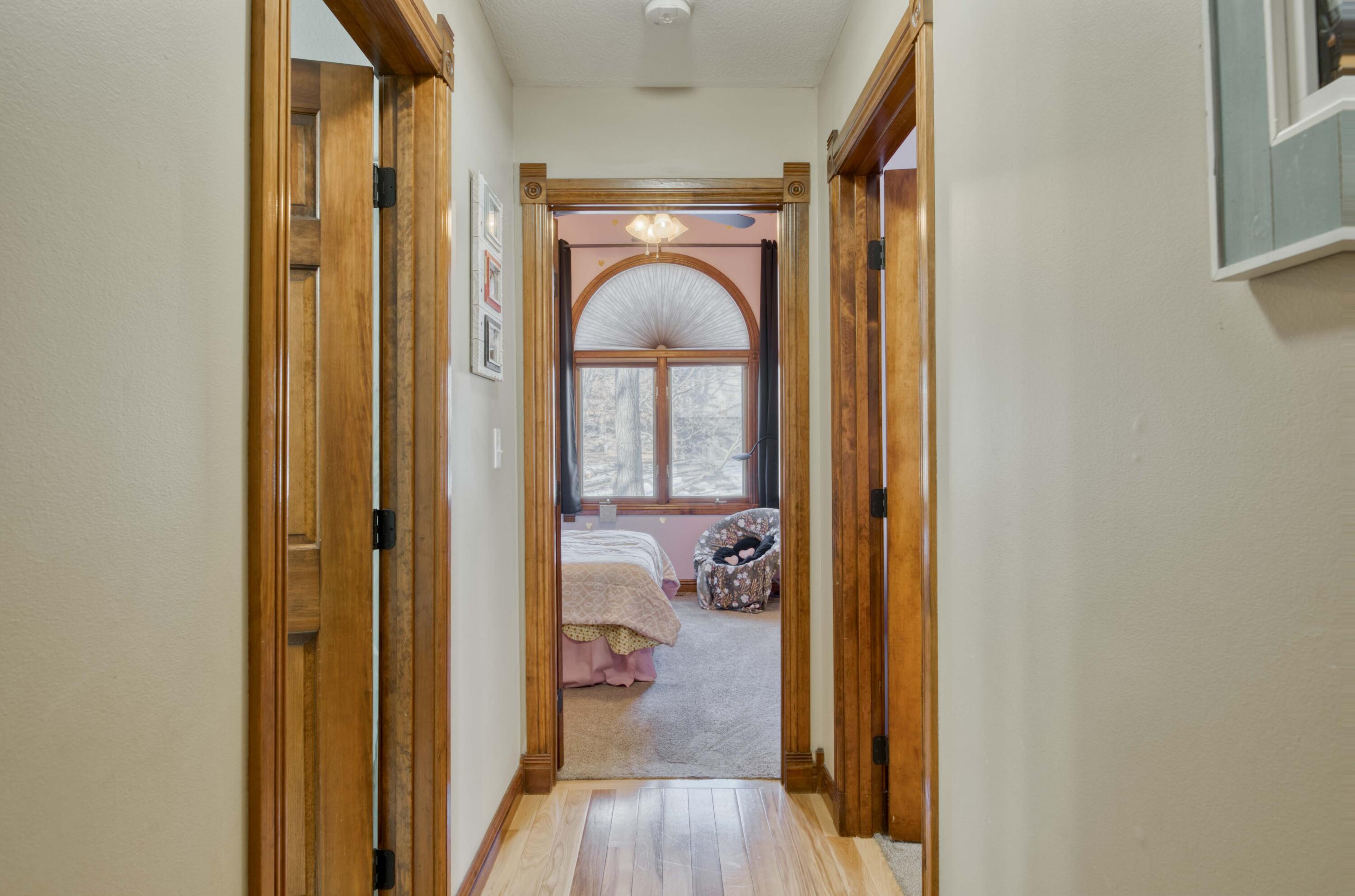 787 West Kingsway Drive Property Photo 29