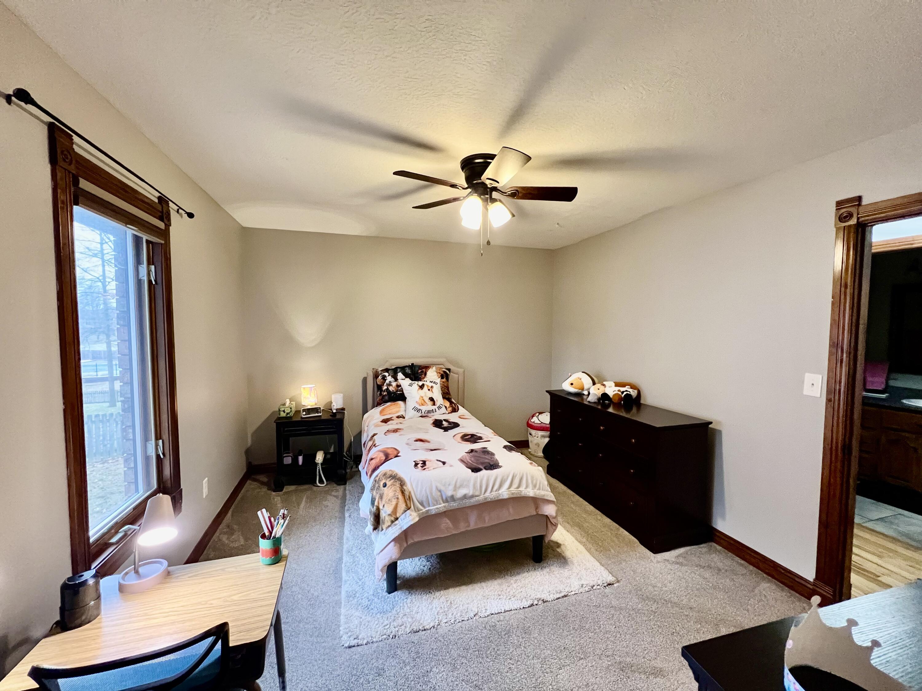 787 West Kingsway Drive Property Photo 33