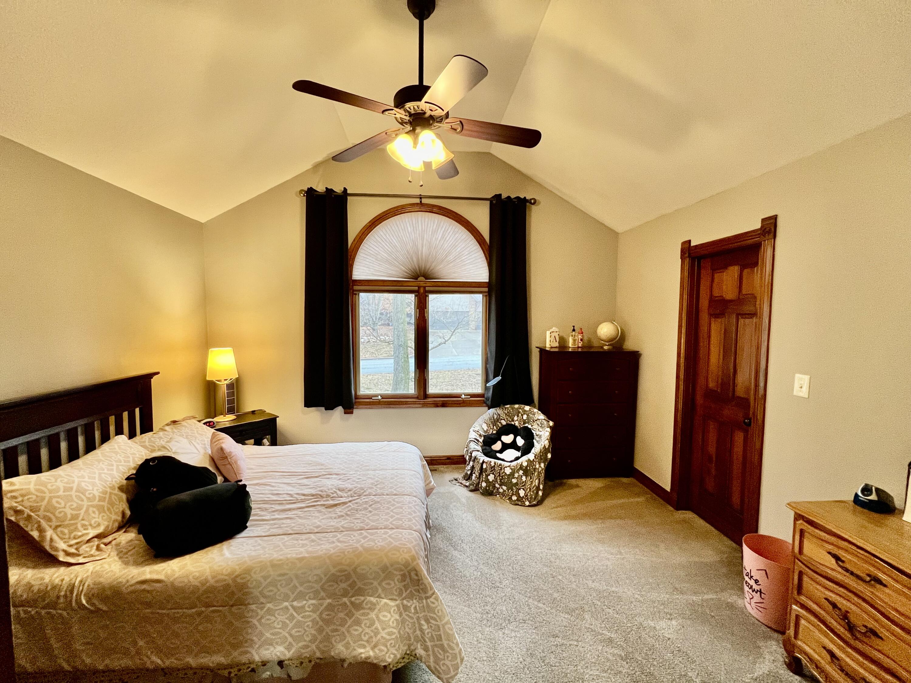 787 West Kingsway Drive Property Photo 34