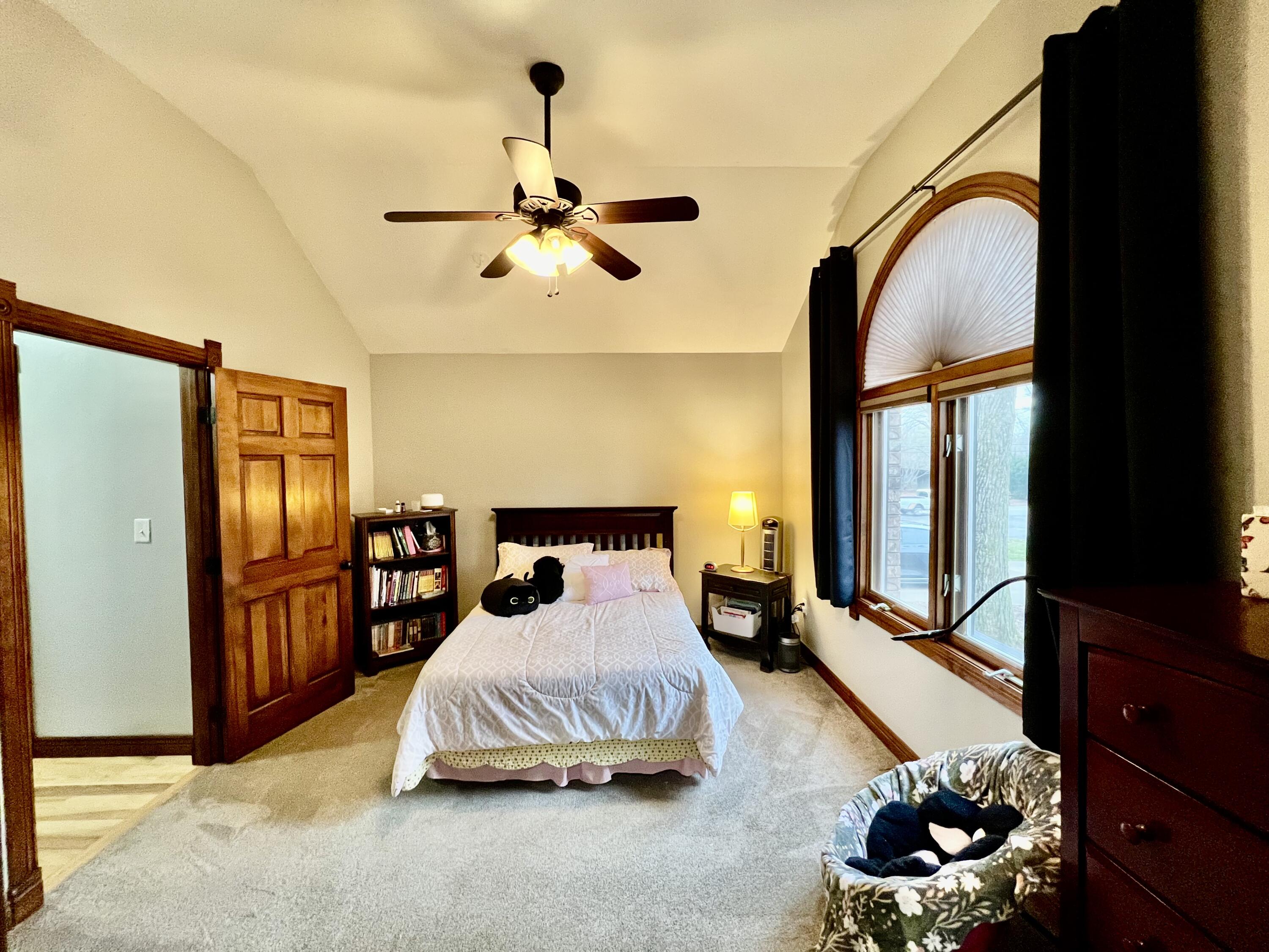 787 West Kingsway Drive Property Photo 36