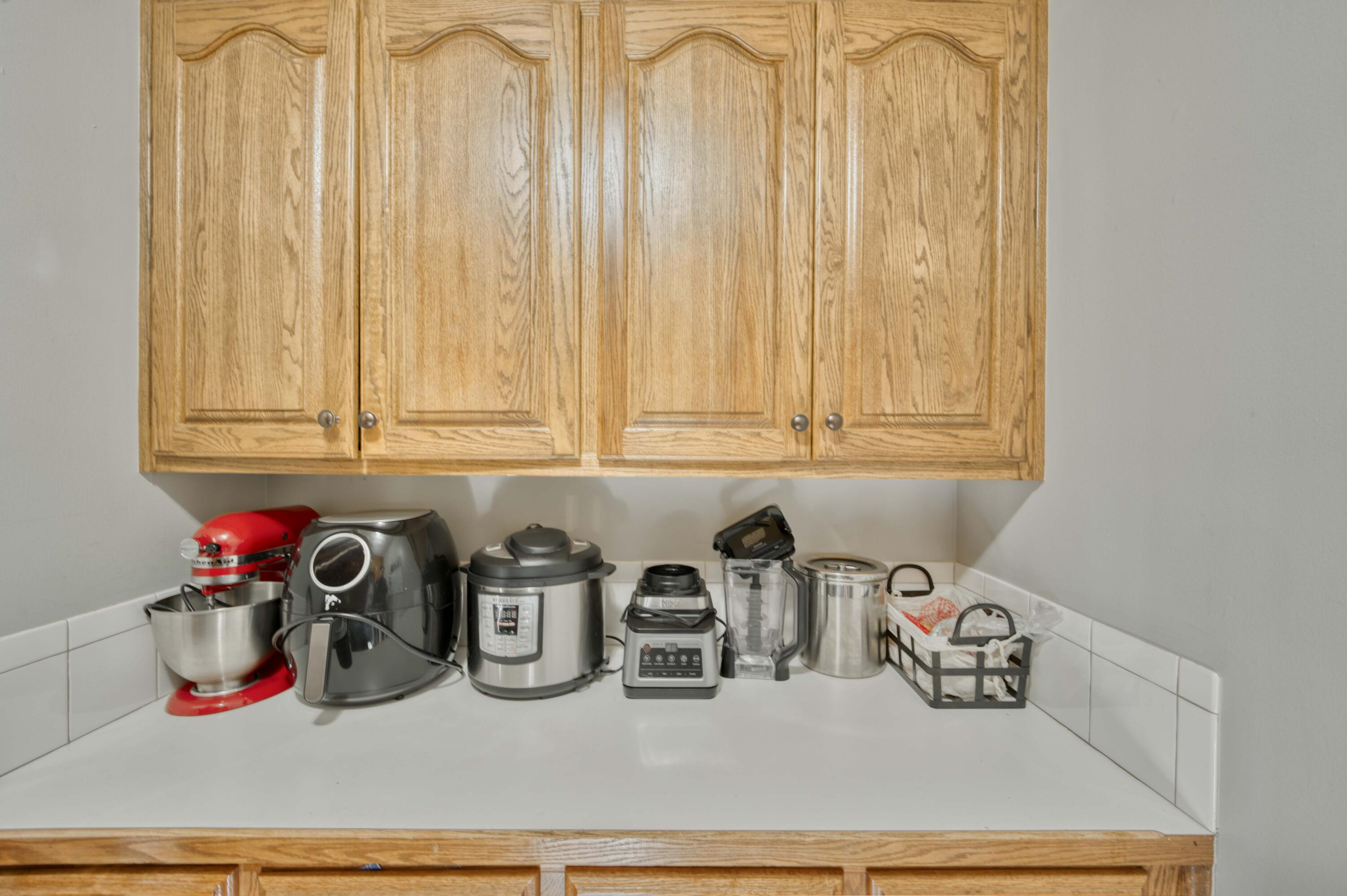 787 West Kingsway Drive Property Photo 38