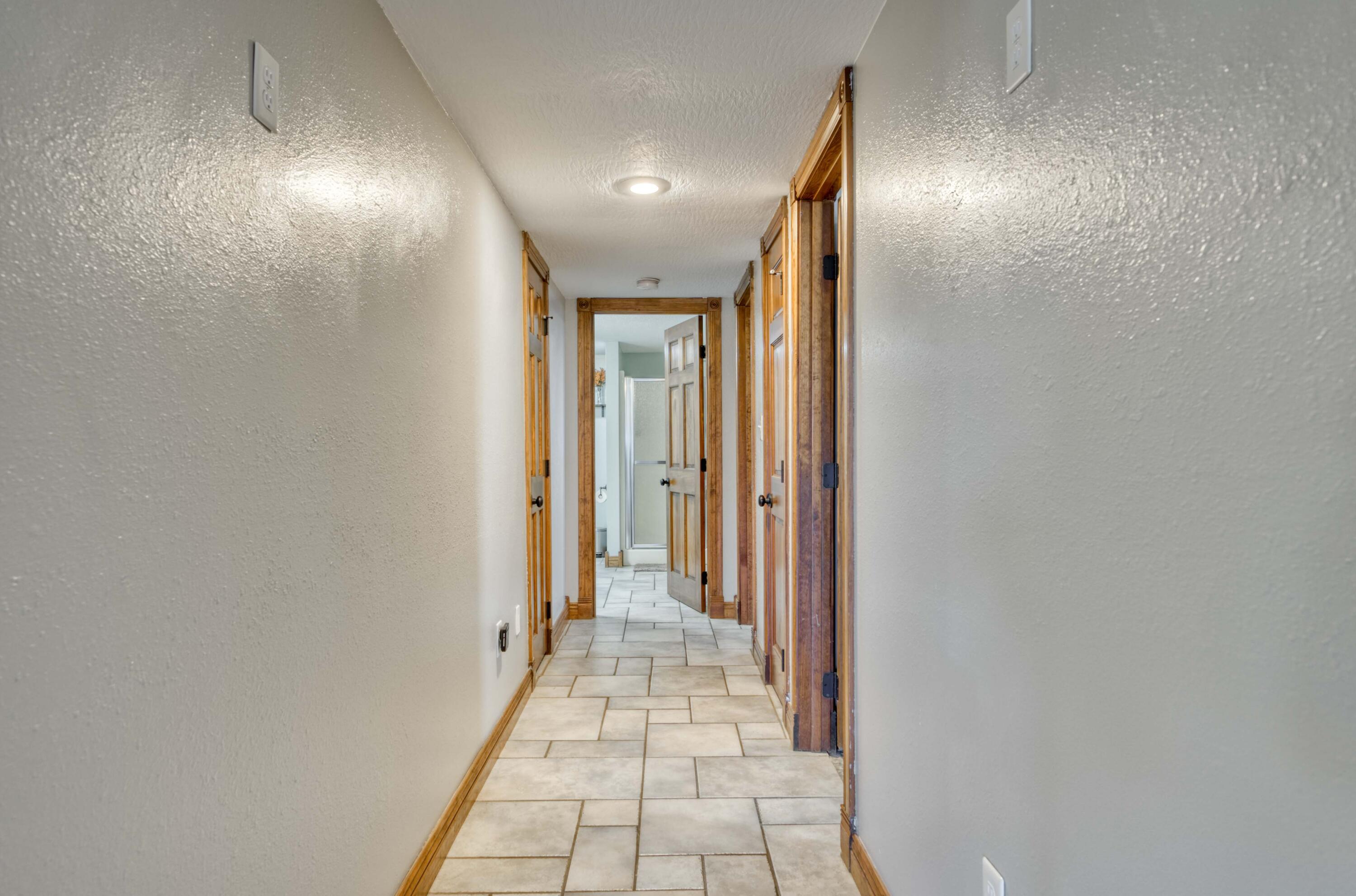 787 West Kingsway Drive Property Photo 48