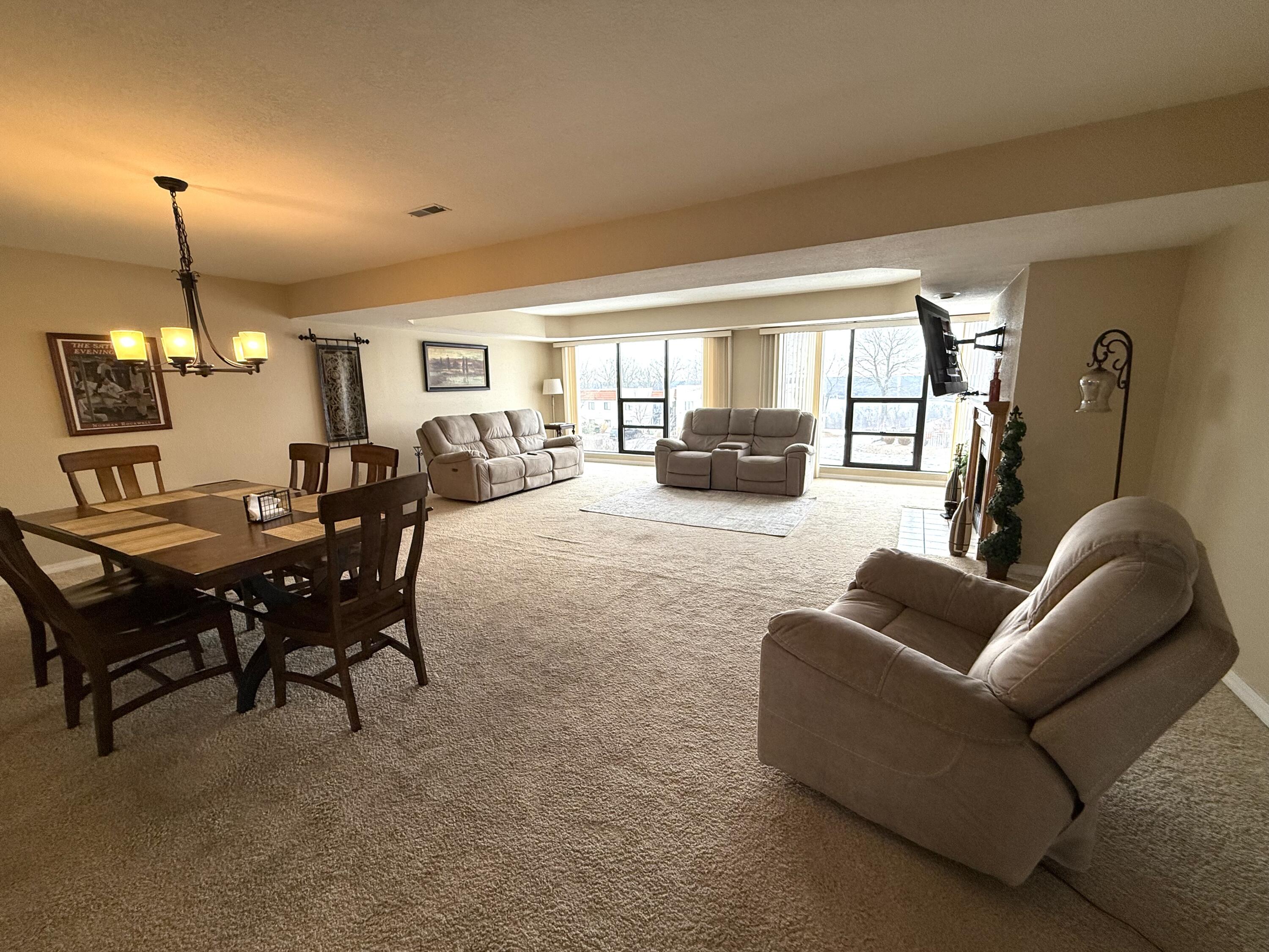 85 La Jolla Drive Property Photo 6