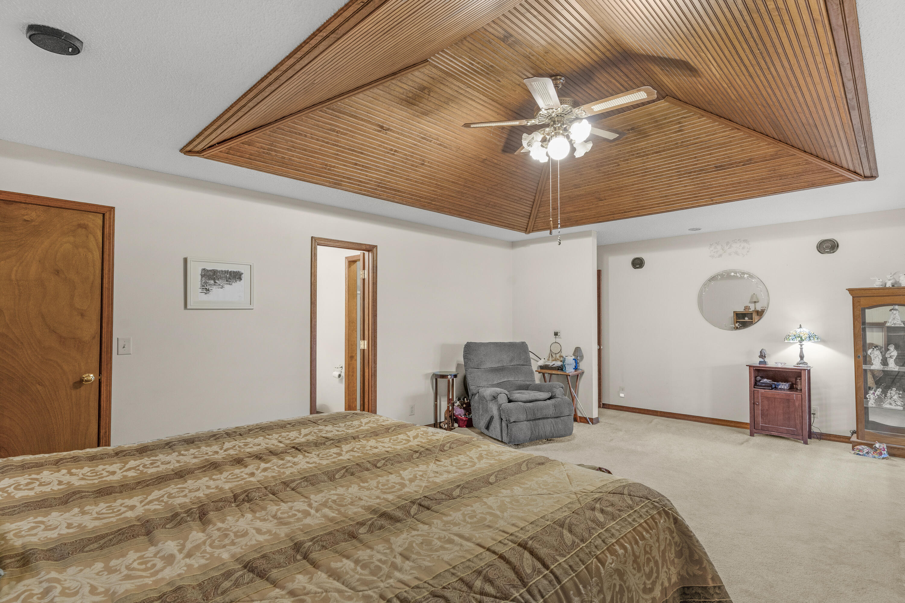 601 East Mccracken Road Property Photo 17