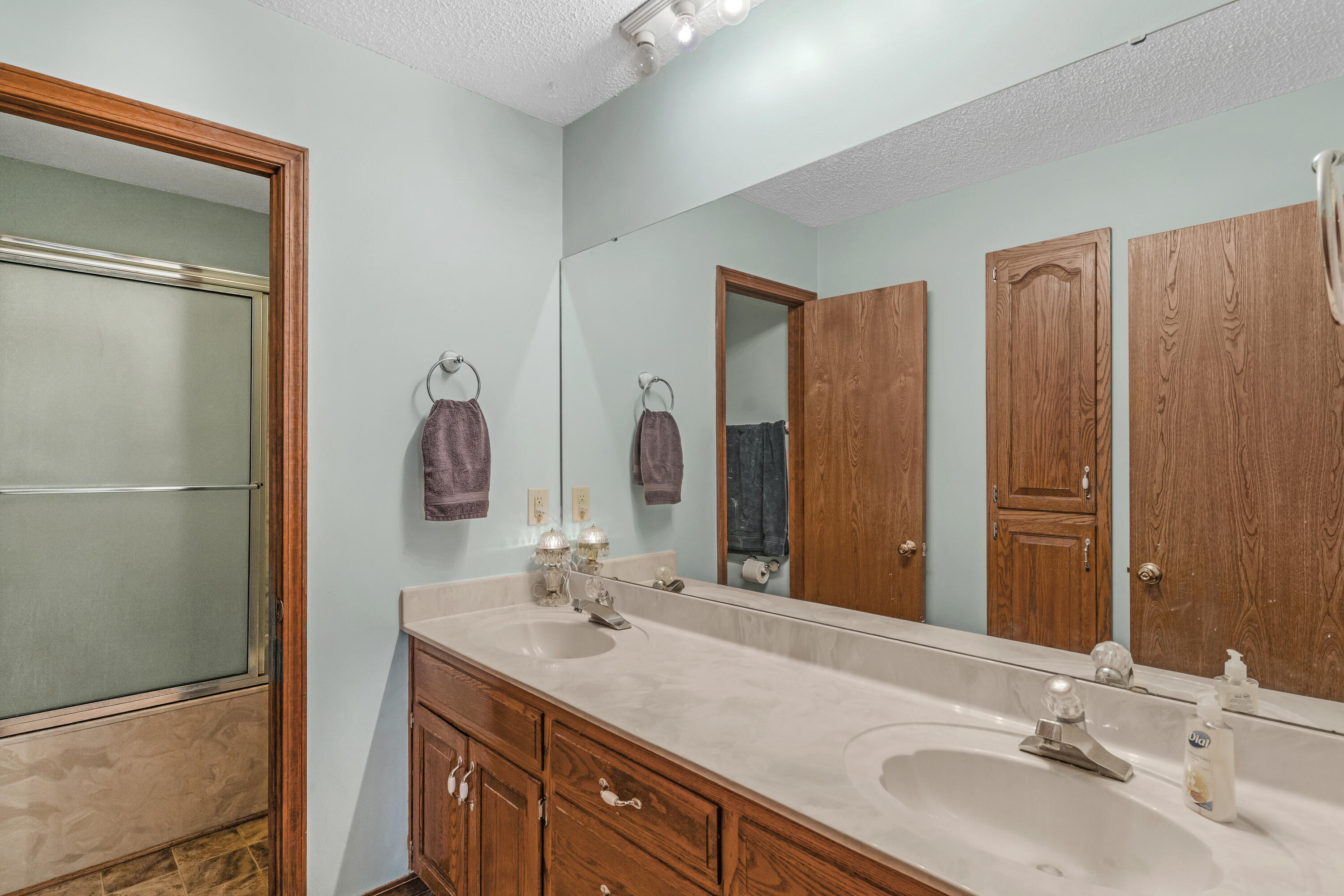 601 East Mccracken Road Property Photo 21