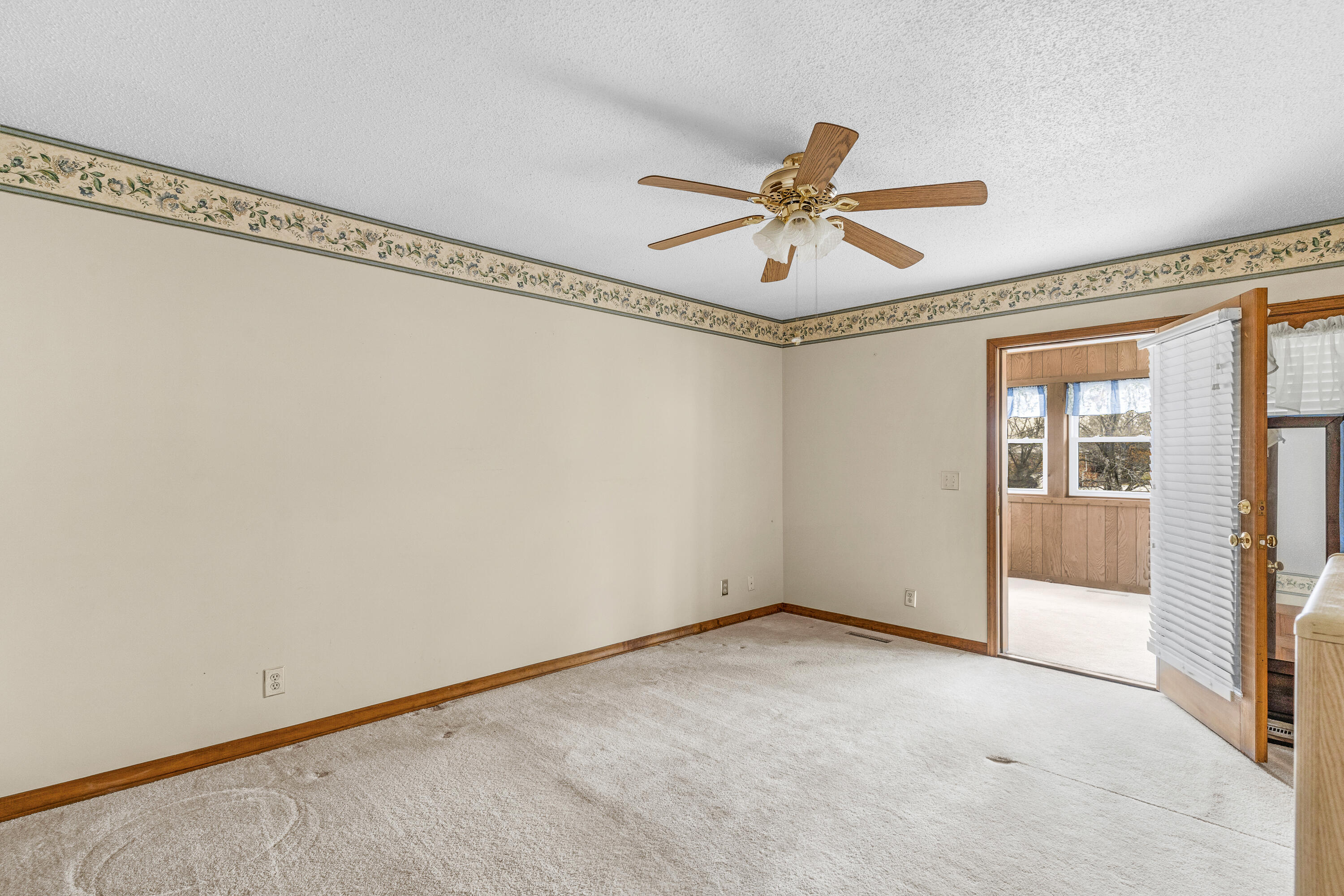601 East Mccracken Road Property Photo 22