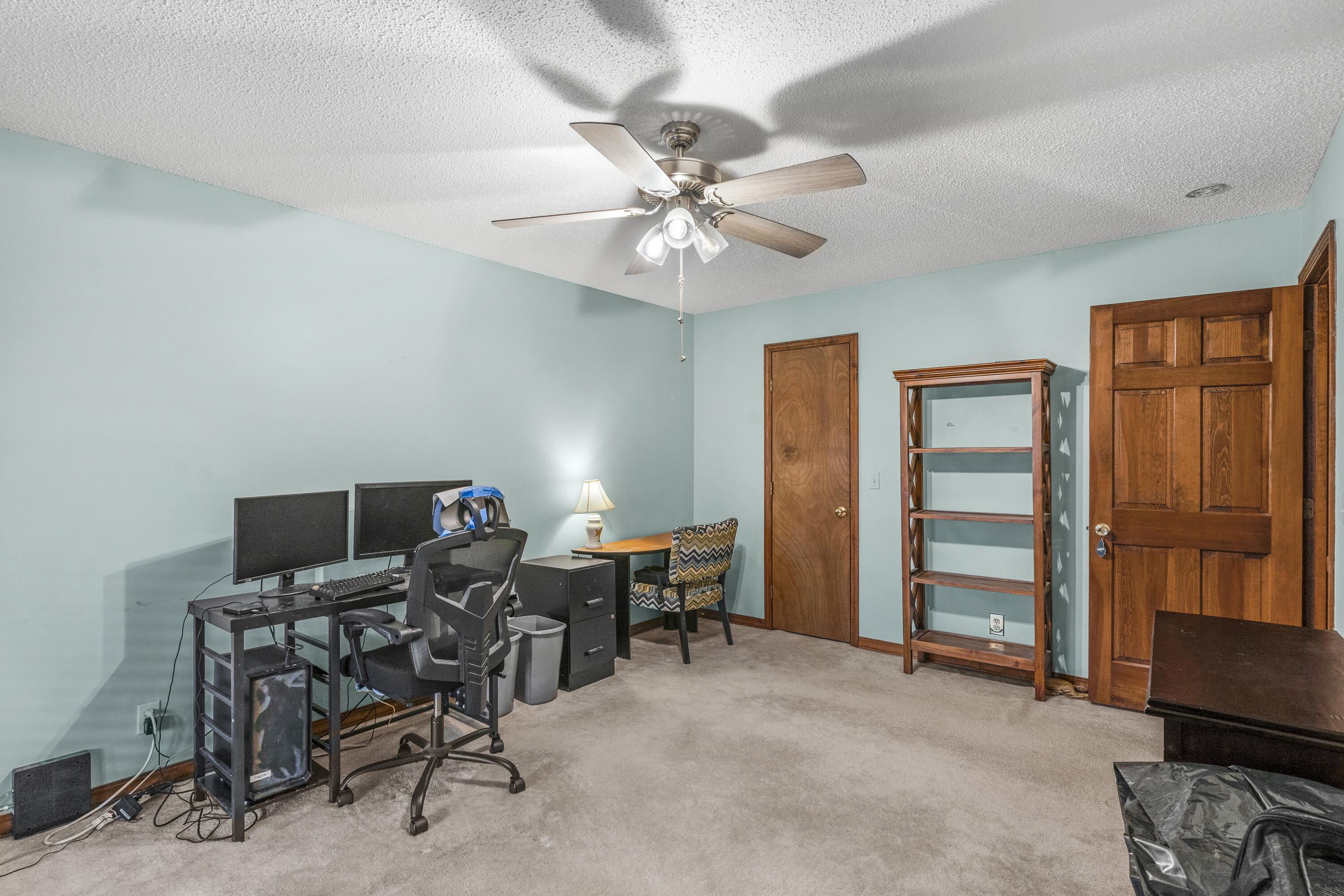 601 East Mccracken Road Property Photo 25