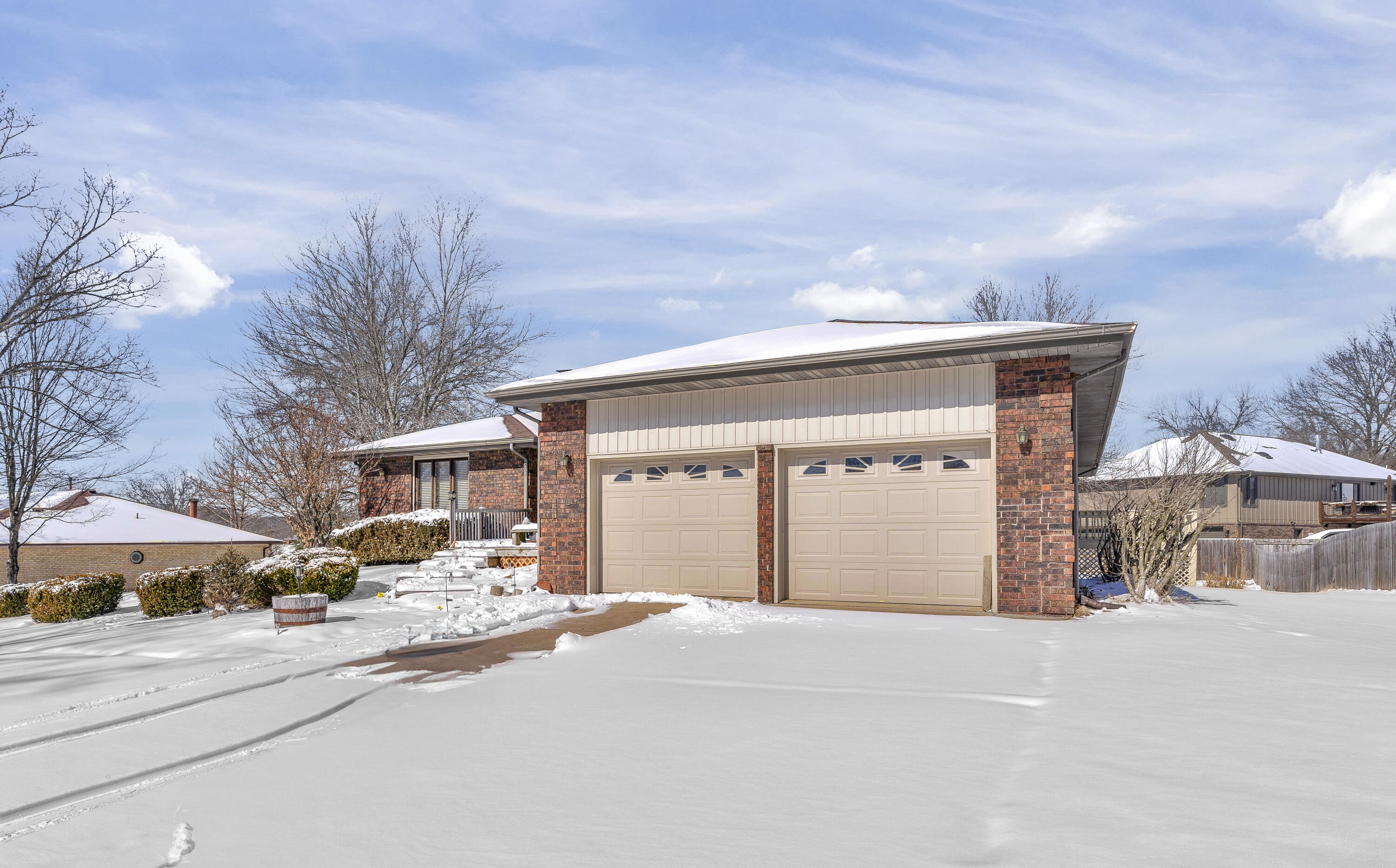 601 East Mccracken Road Property Photo 46
