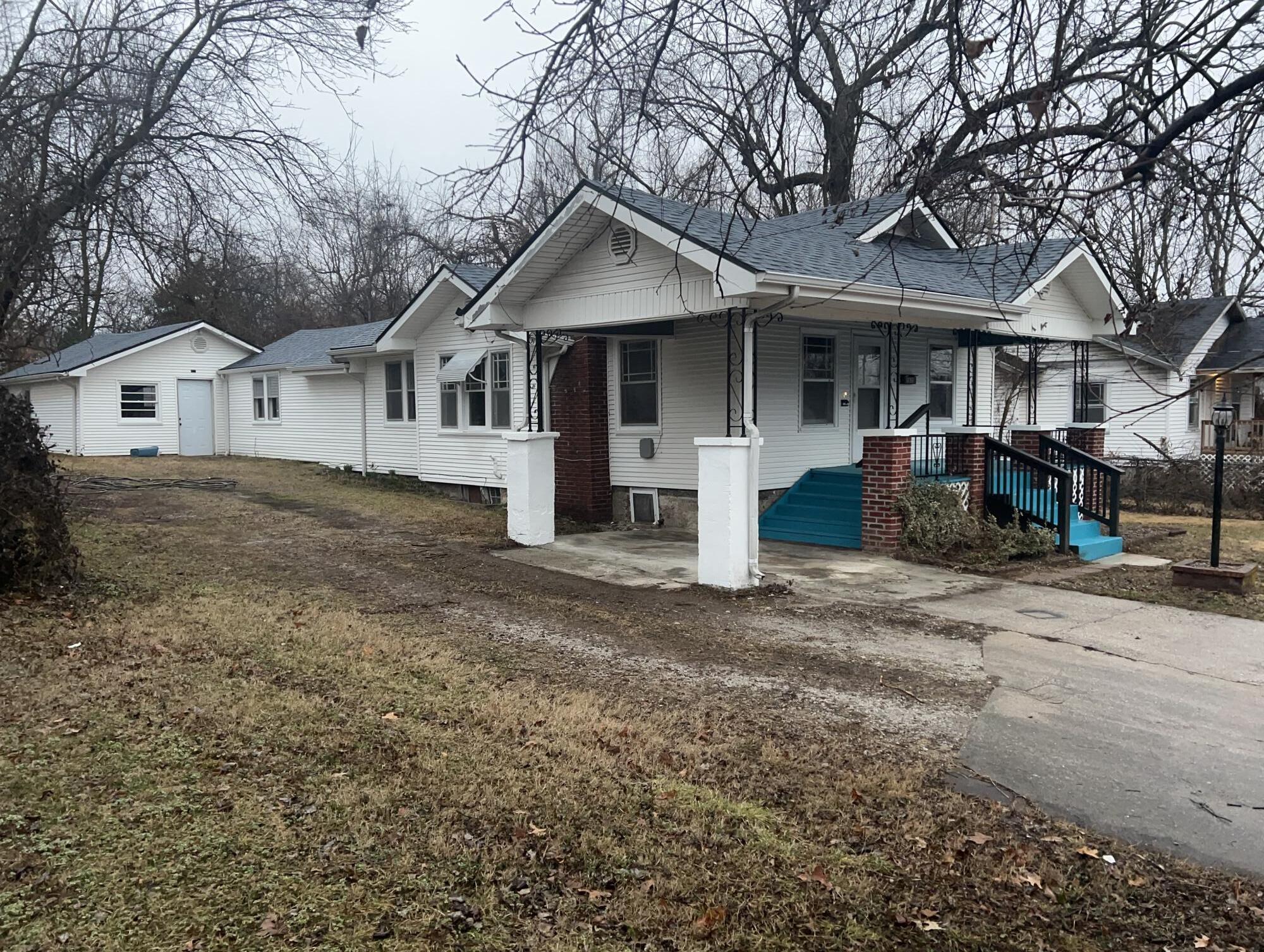 2823 North Grant Avenue Property Photo 2