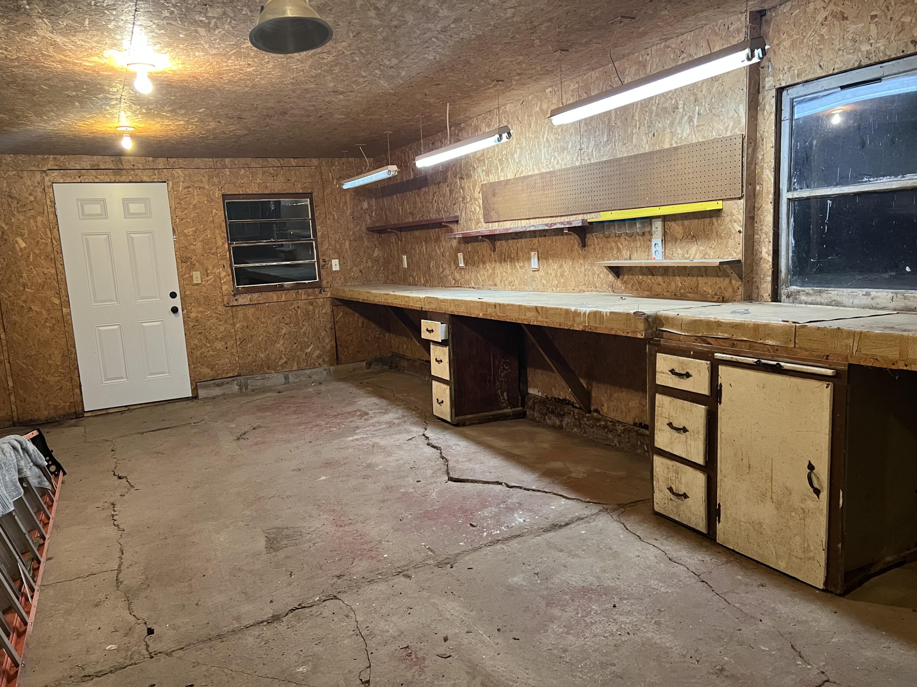 2823 North Grant Avenue Property Photo 28