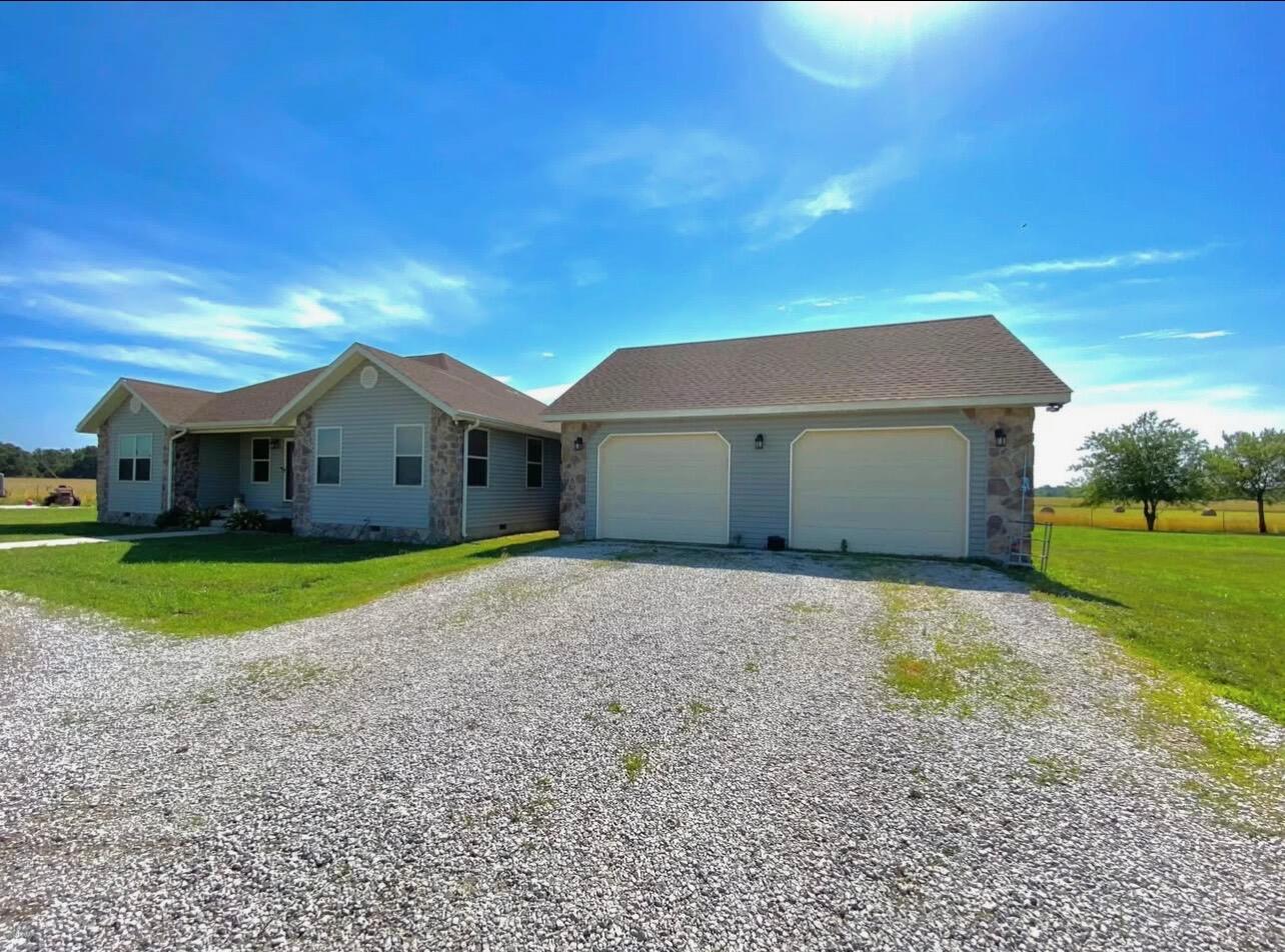 14085 Wallaby Road Property Photo