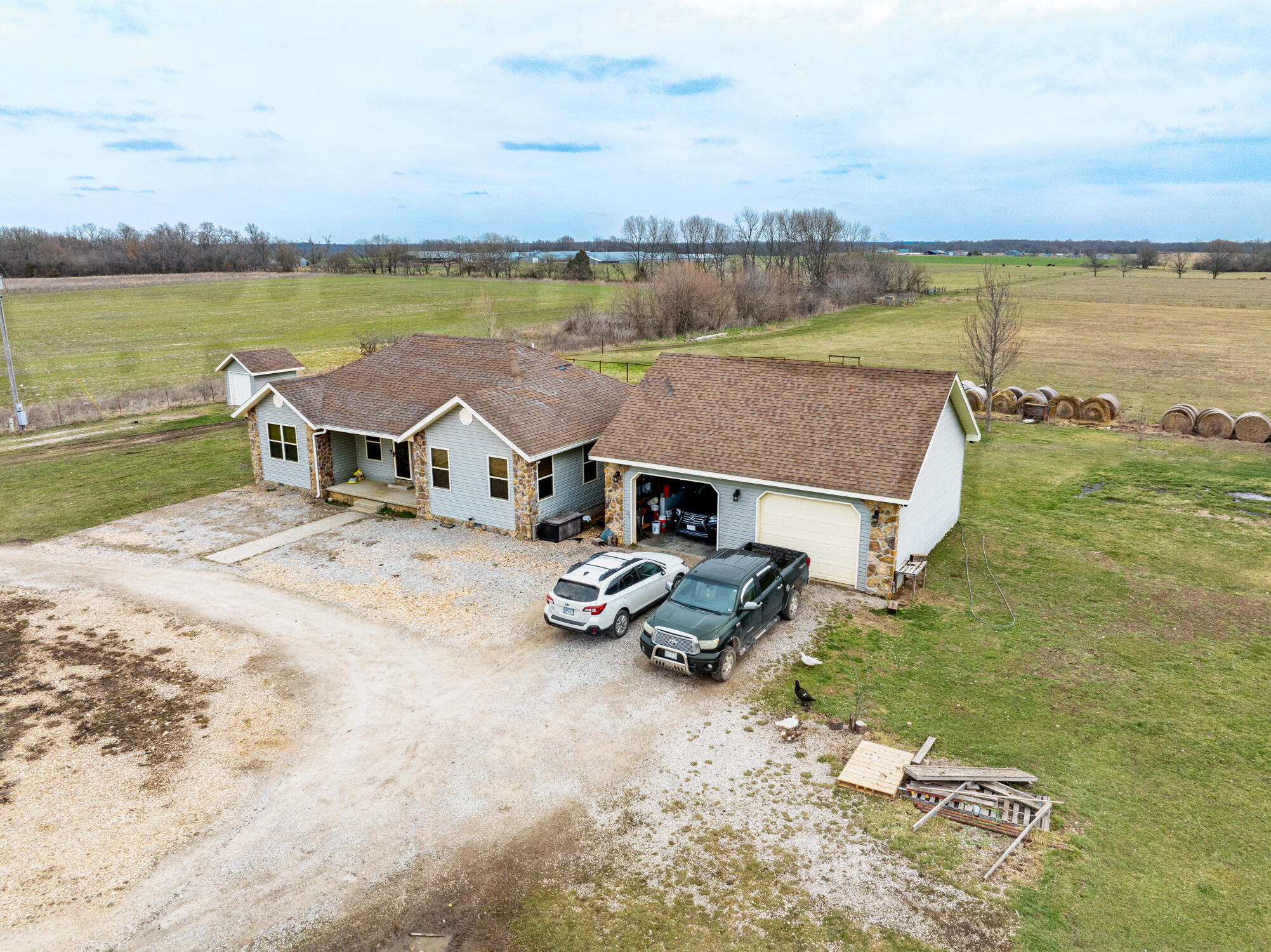 14085 Wallaby Road Property Photo 2