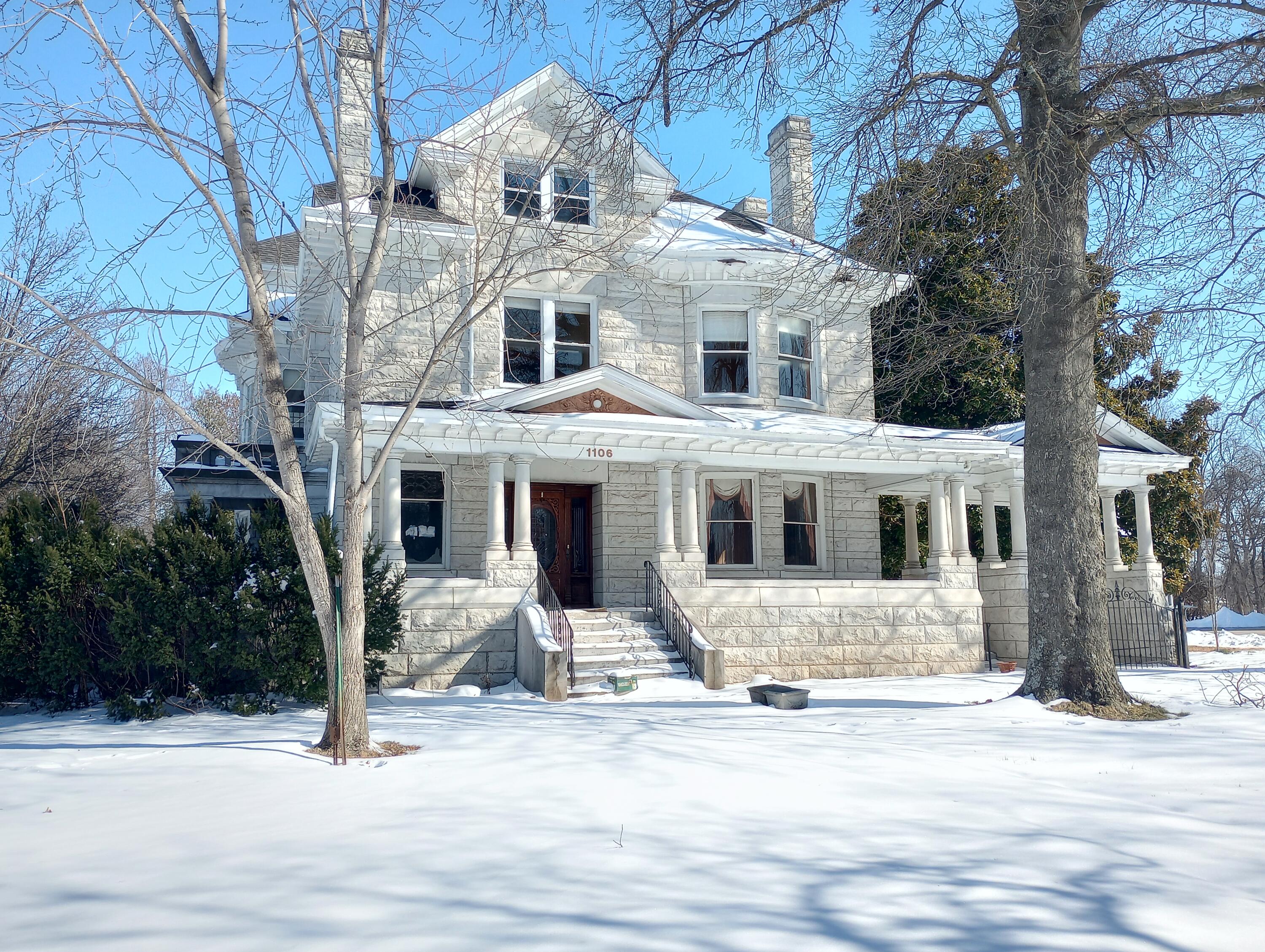 1106 Grand Avenue Property Photo
