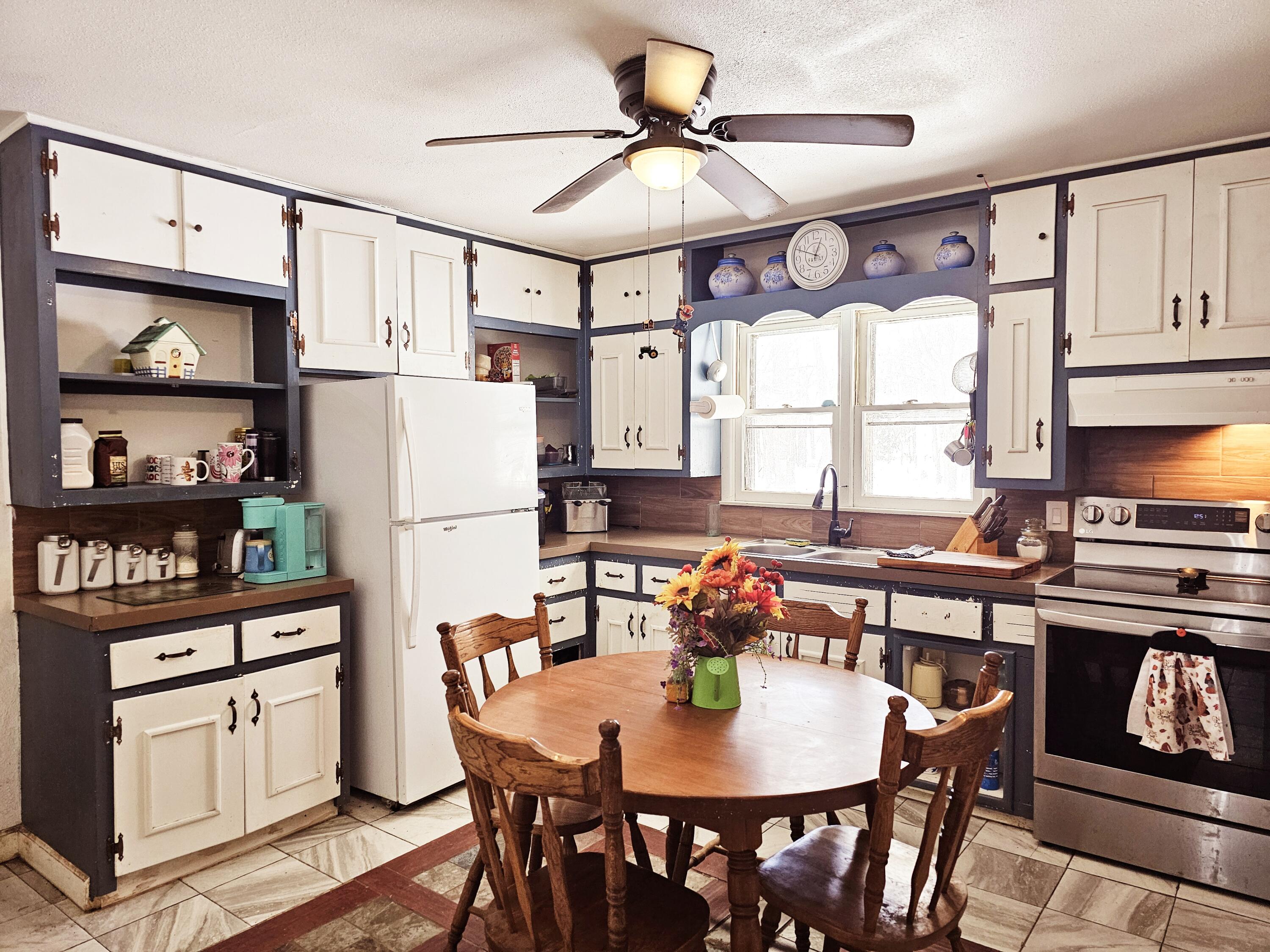 4195 State Highway W Property Photo 2