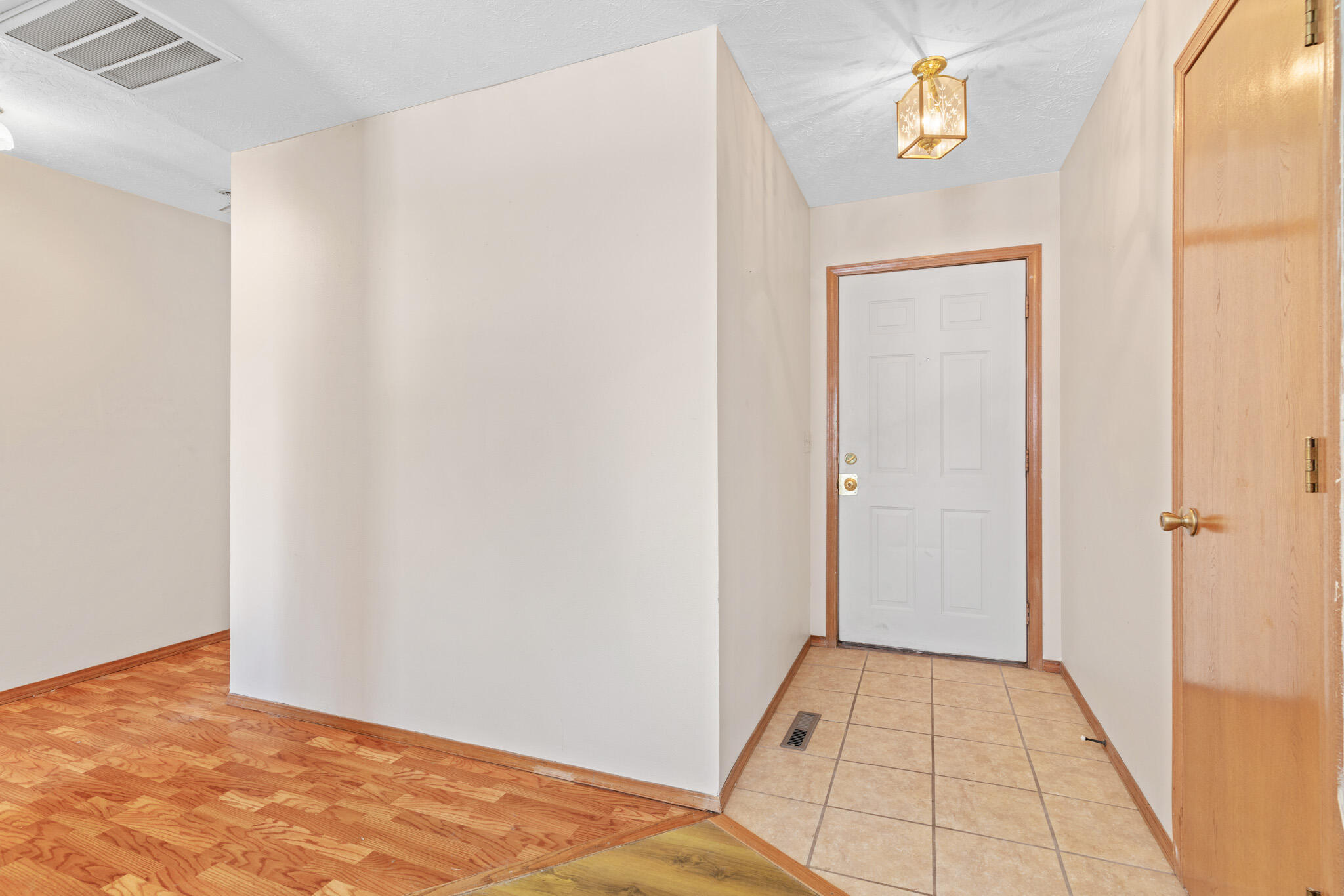 2132 South Golden Avenue Property Photo 5