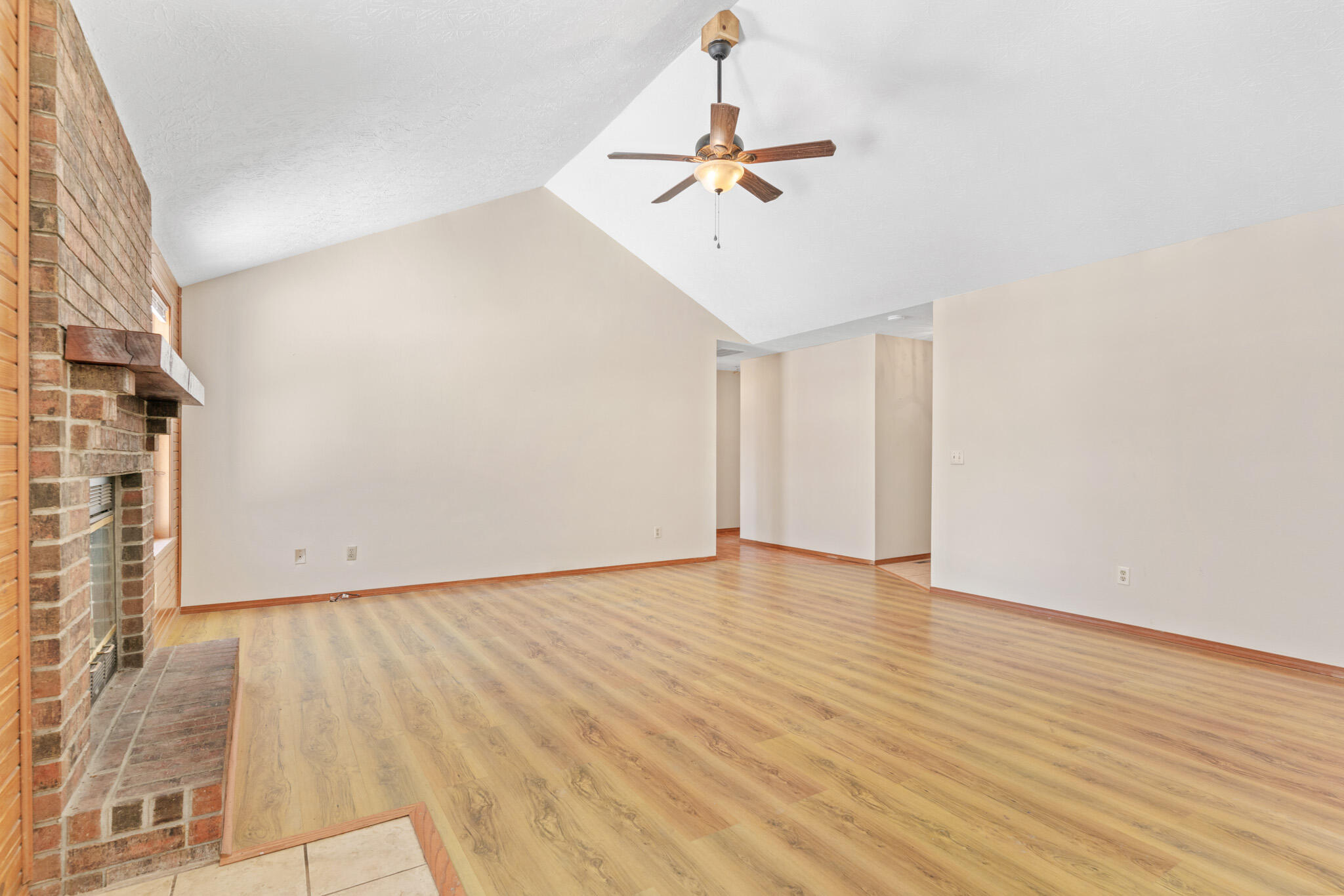 2132 South Golden Avenue Property Photo 8