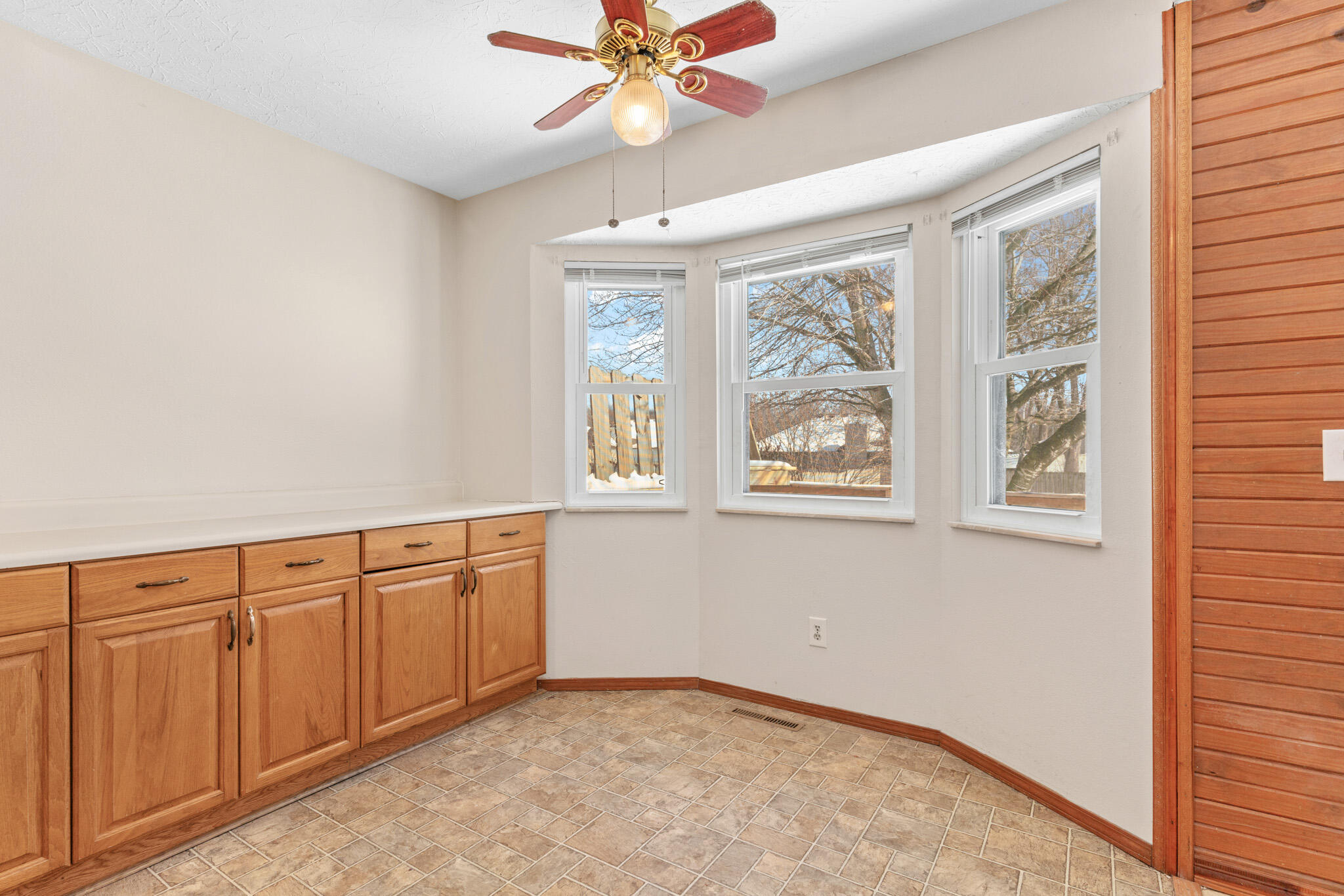 2132 South Golden Avenue Property Photo 9