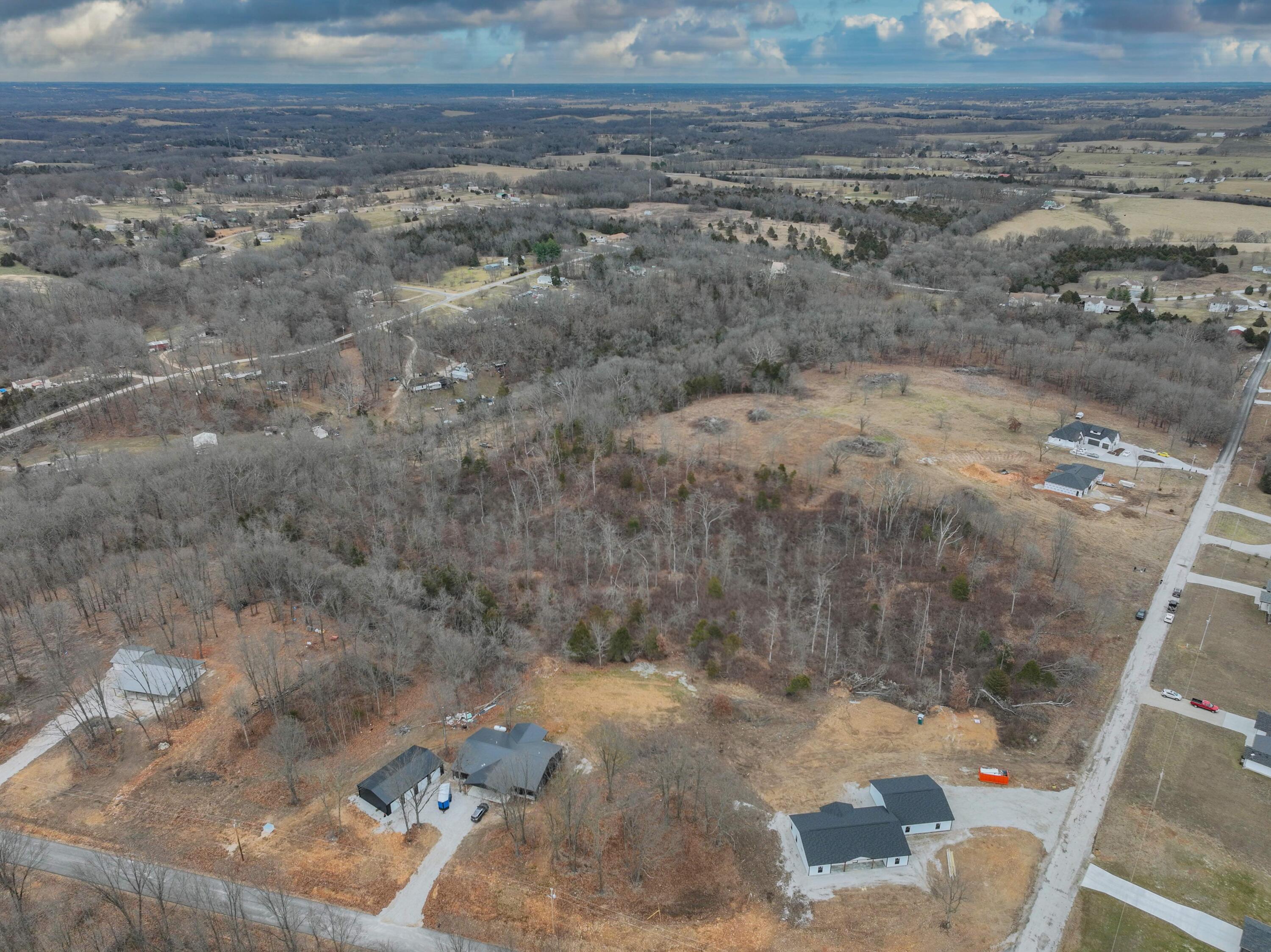 000 Country Meadow Estates Property Photo 3