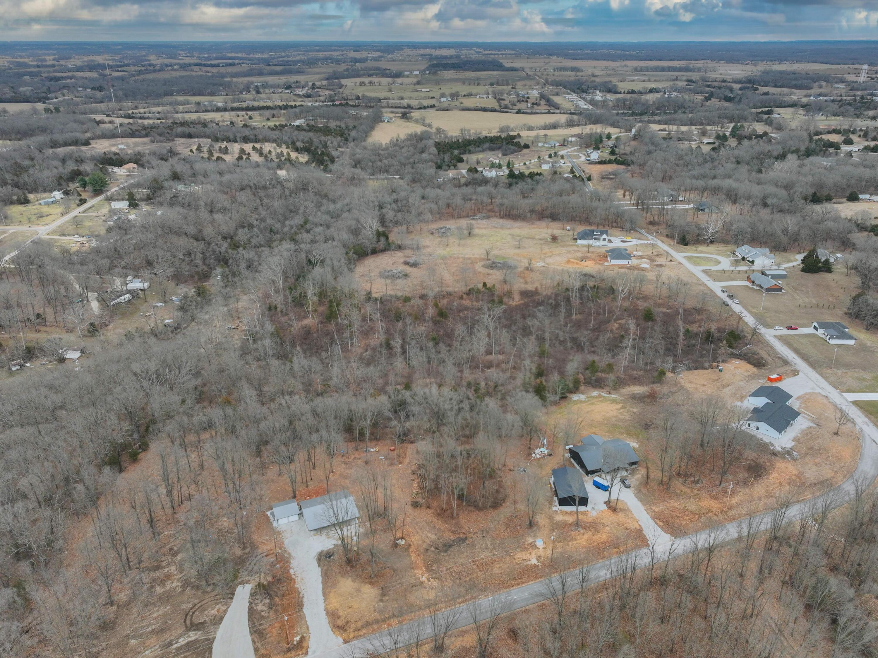 000 Country Meadow Estates Property Photo 4