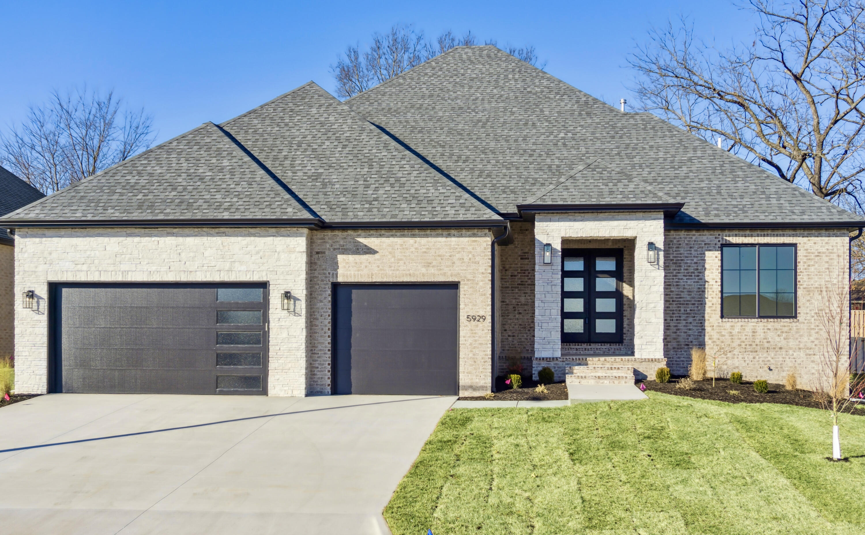 3925 East Woodhue Street Property Photo 1