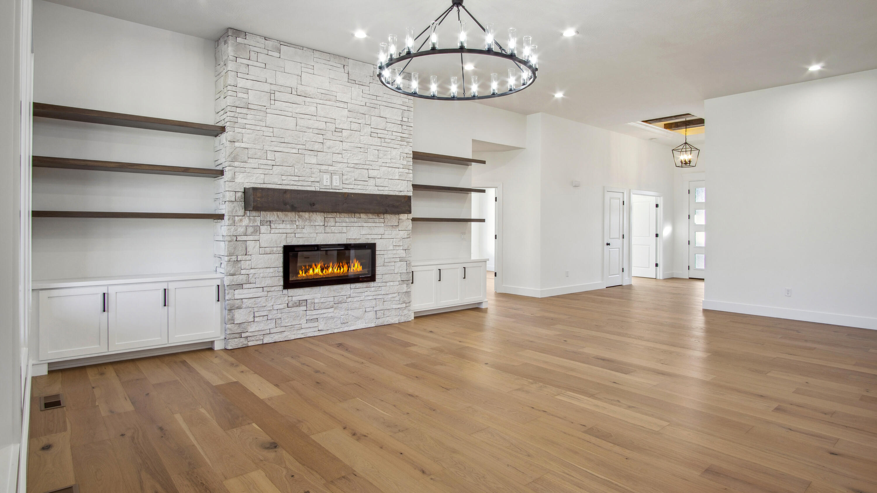 3925 East Woodhue Street Property Photo 13