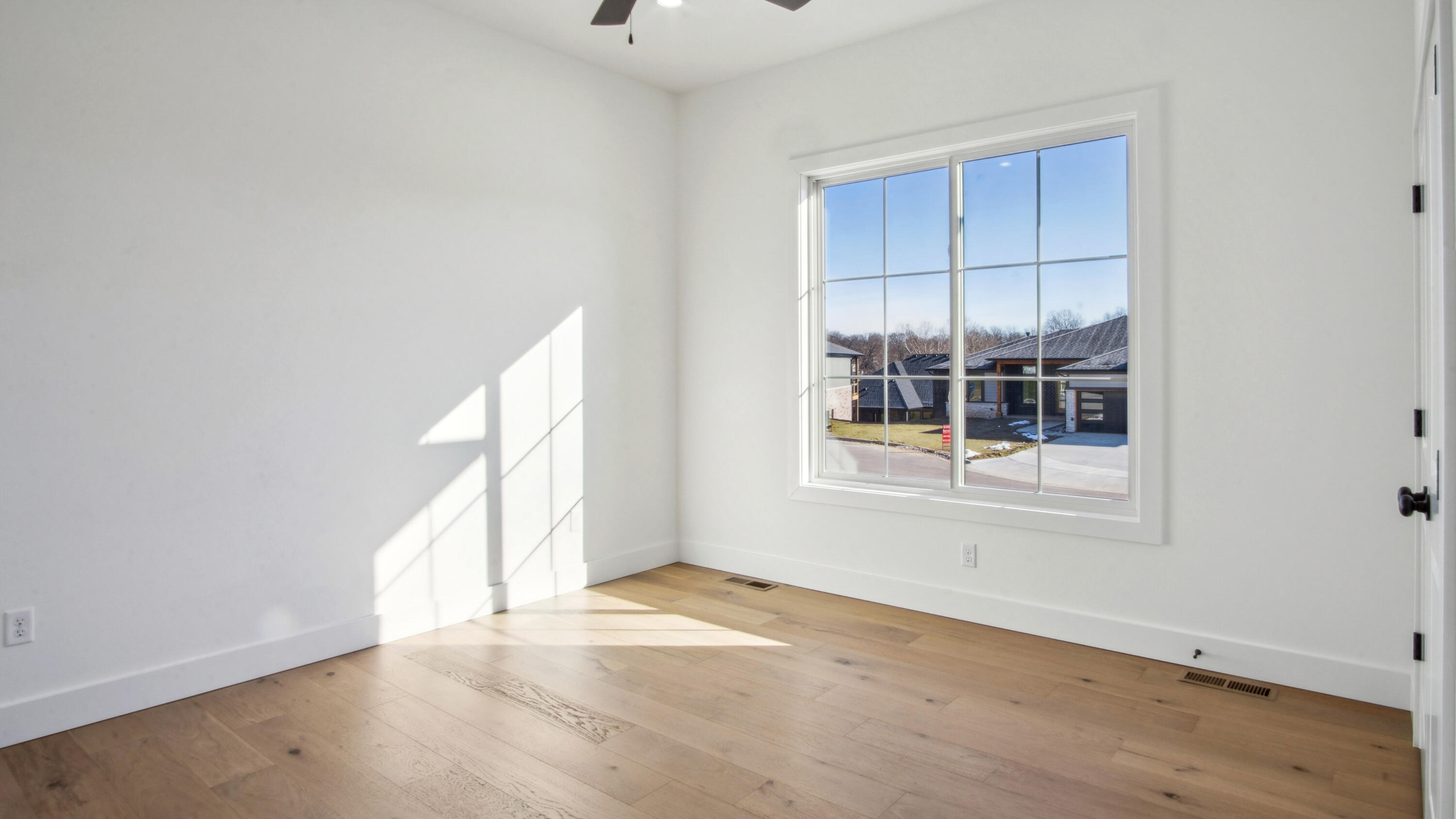 3925 East Woodhue Street Property Photo 14