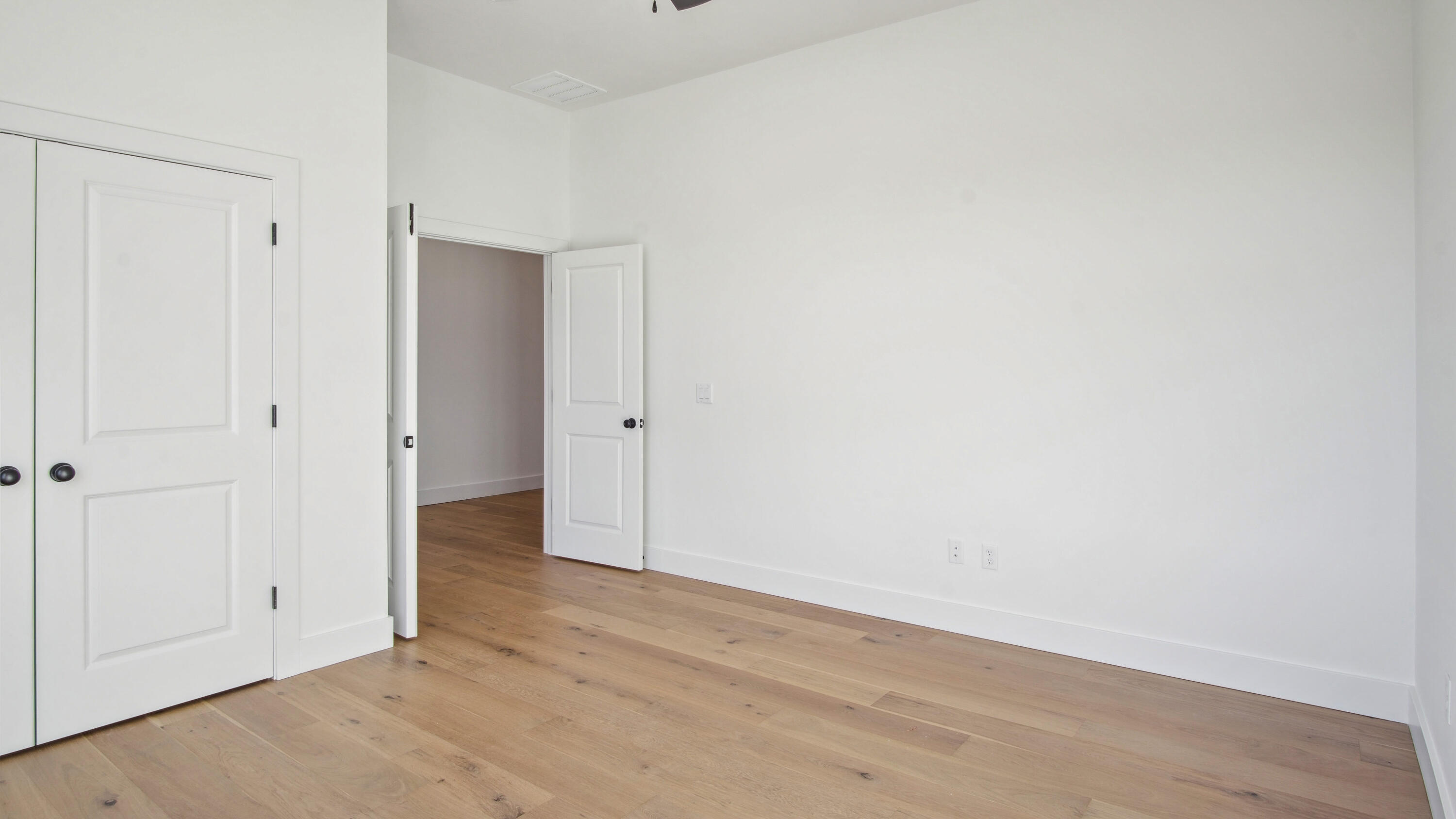 3925 East Woodhue Street Property Photo 15