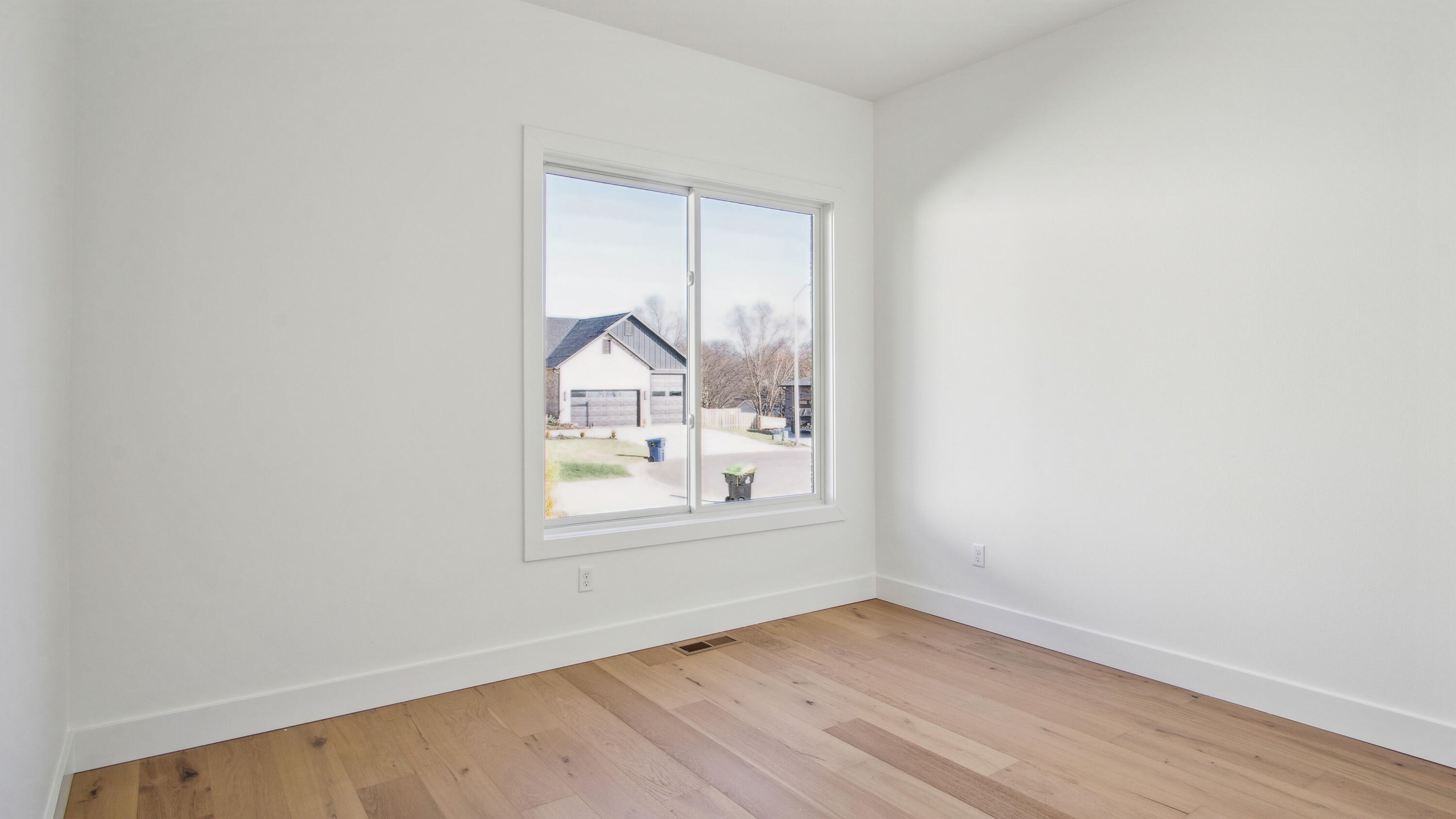 3925 East Woodhue Street Property Photo 17