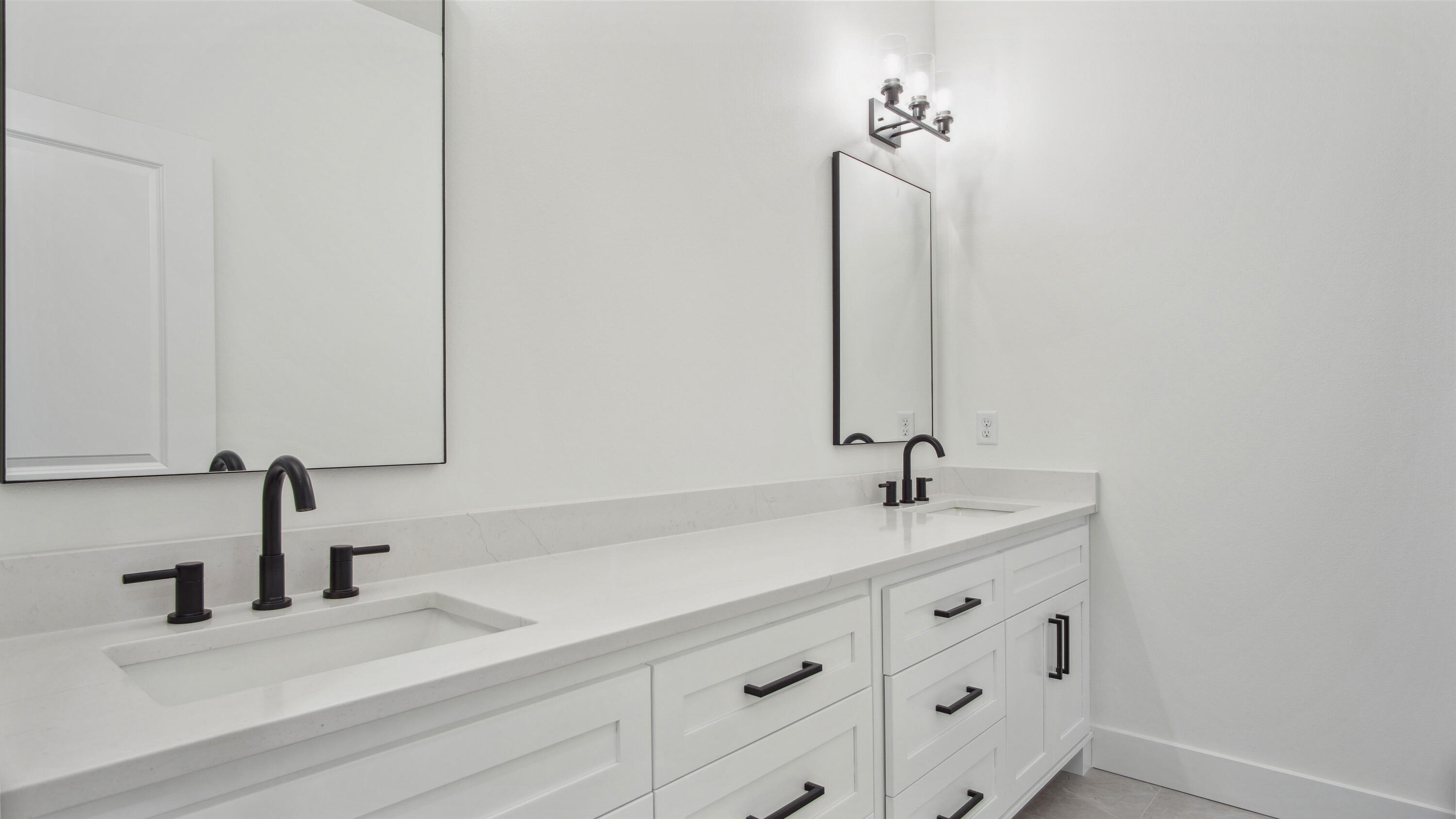 3925 East Woodhue Street Property Photo 18