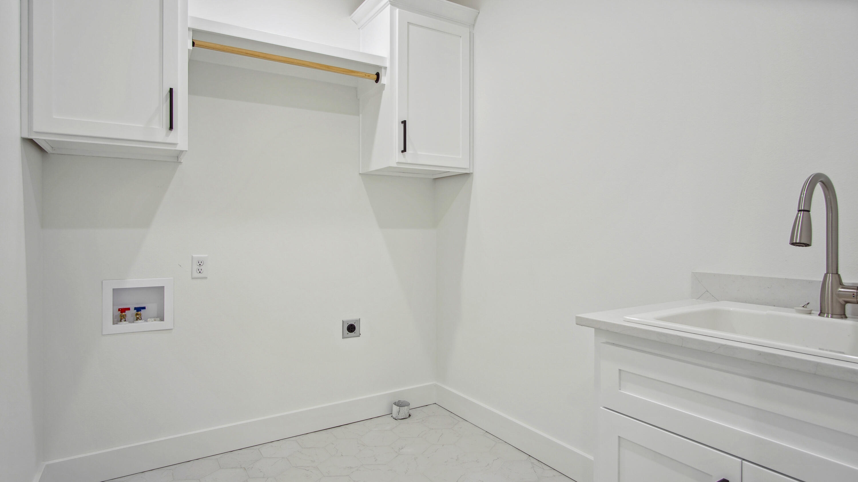 3925 East Woodhue Street Property Photo 23