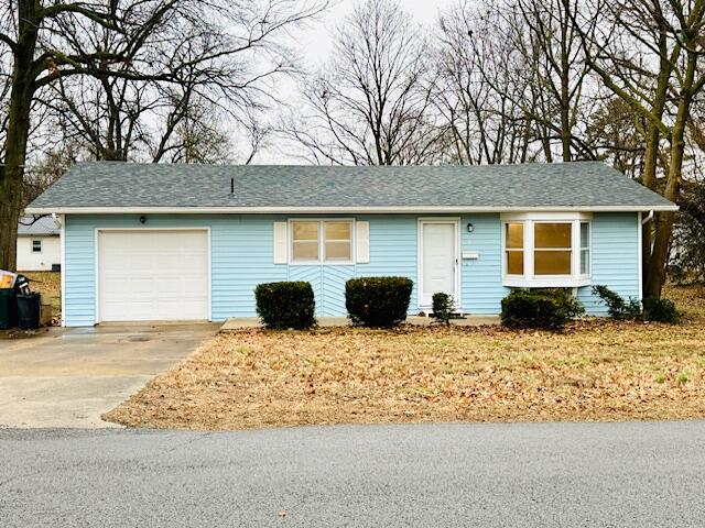704 East Division Street Property Photo 1