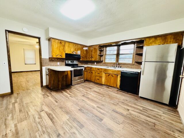 704 East Division Street Property Photo 4