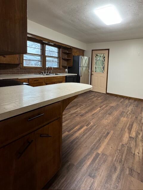 704 East Division Street Property Photo 8