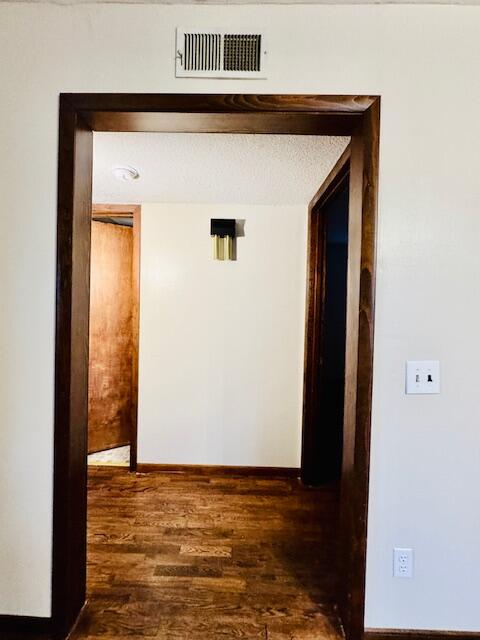 704 East Division Street Property Photo 9